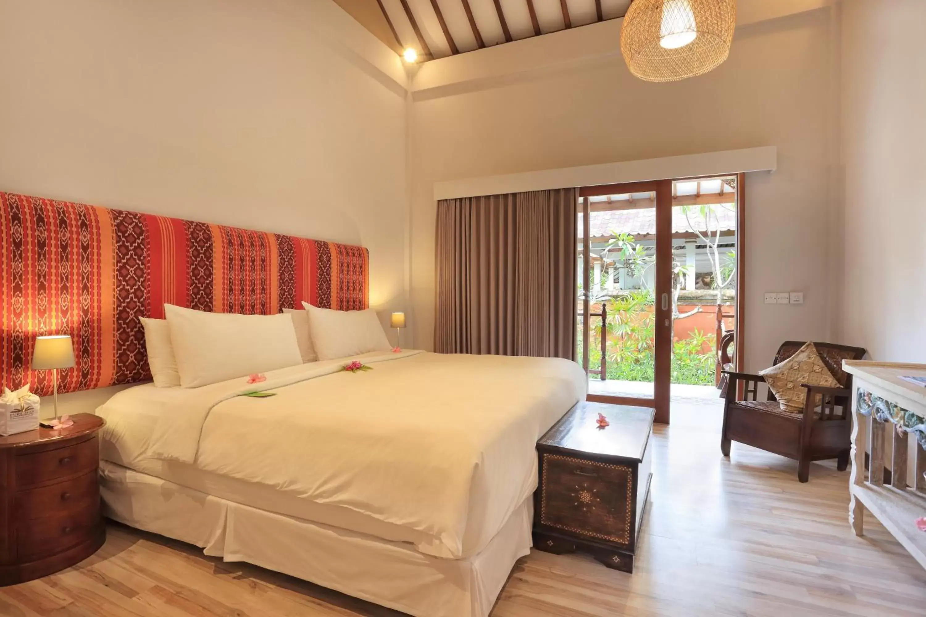 Bedroom, Bed in Puri Mas Boutique Resort & Spa