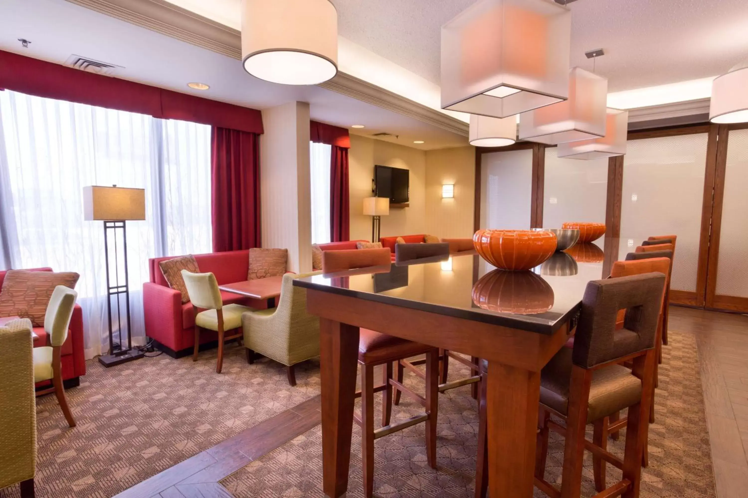 Lobby or reception, Lounge/Bar in Hampton Inn St. Louis Southwest