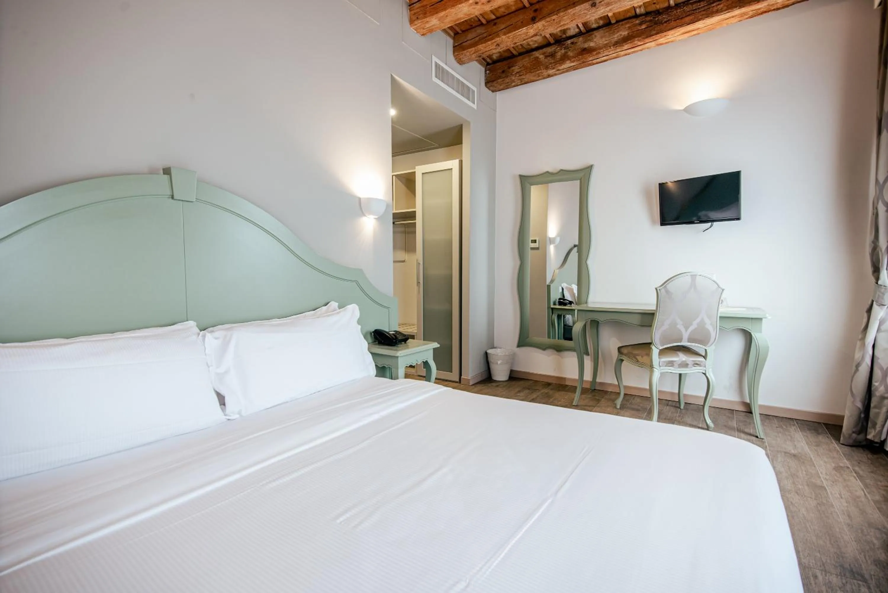 Bedroom, Bed in Fracanzana Hotel