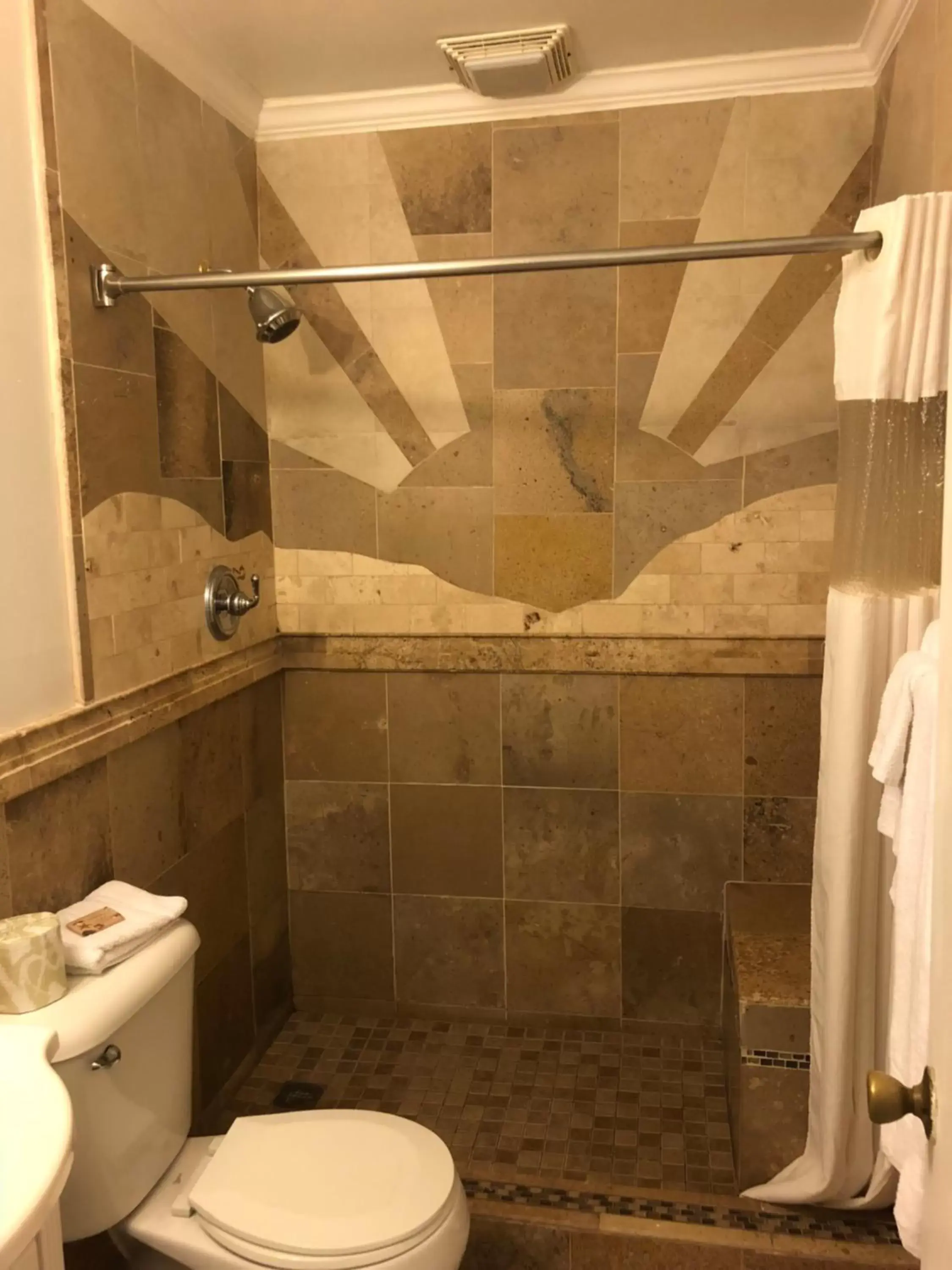 Shower, Bathroom in Atlantis Inn - Tybee Island