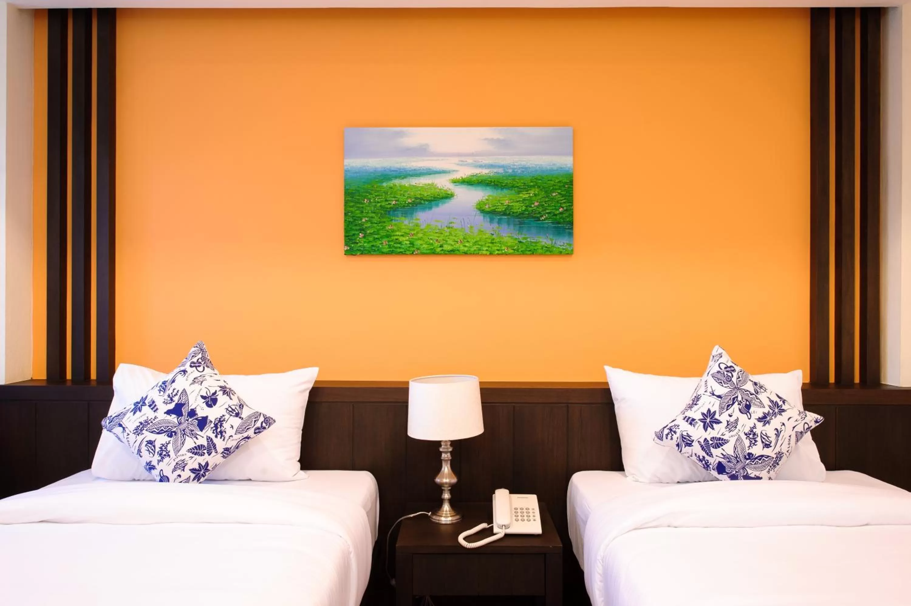 Photo of the whole room, Bed in Tara Place Hotel Bangkok