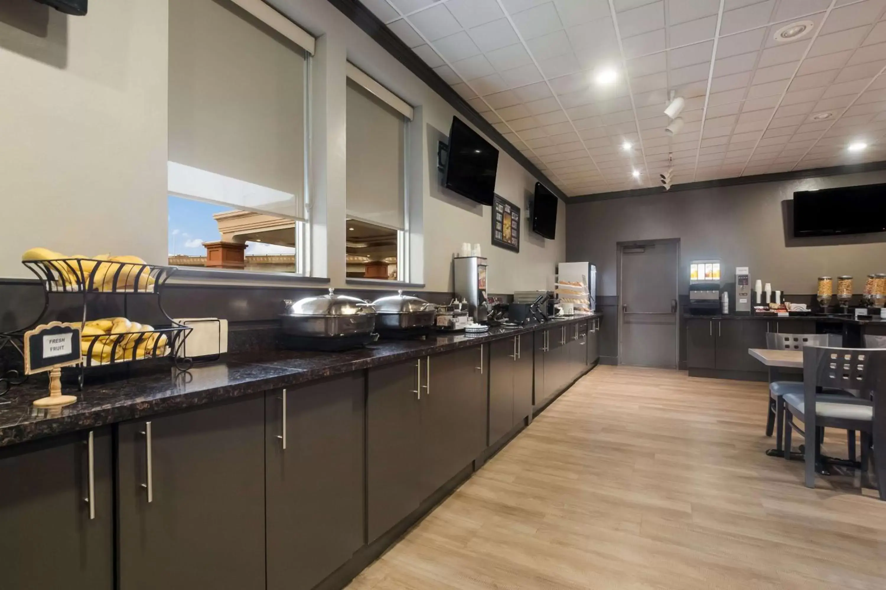 Breakfast, Restaurant/Places to Eat in Best Western St Catharines Hotel & Conference Centre