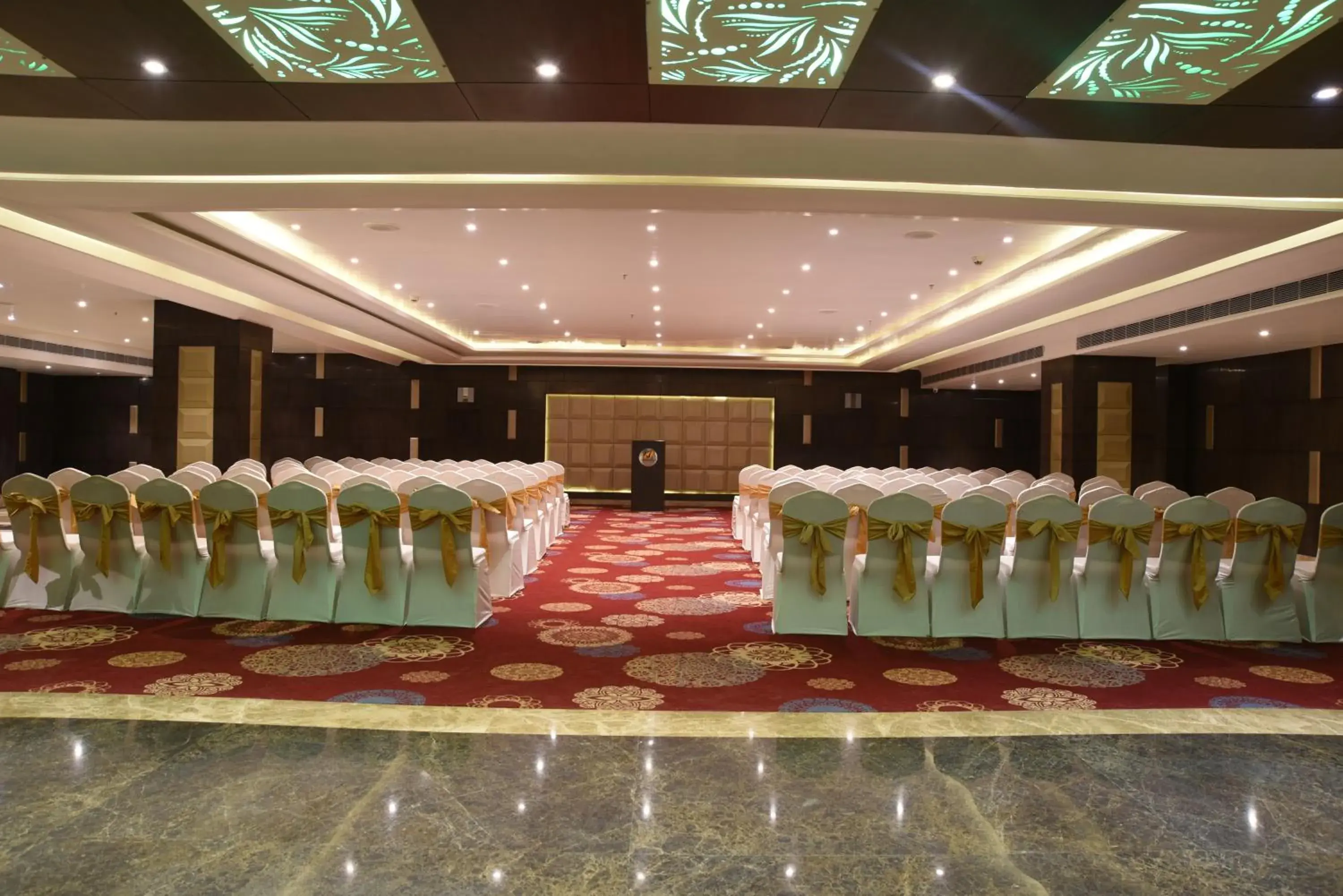 Banquet/Function facilities, Banquet Facilities in Renest Jaipur