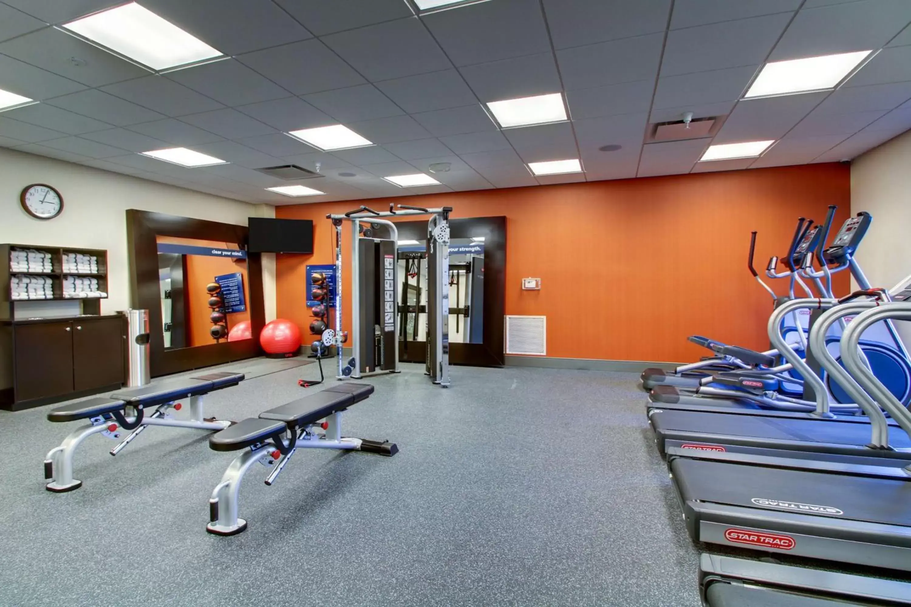 Fitness centre/facilities, Fitness Center/Facilities in Hampton Inn & Suites Milwaukee West