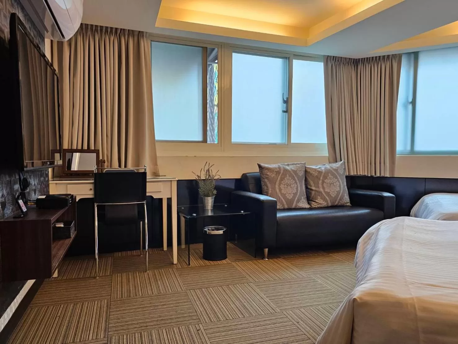 Living room, Bed in 意芙旅店 Ifinn Hotel