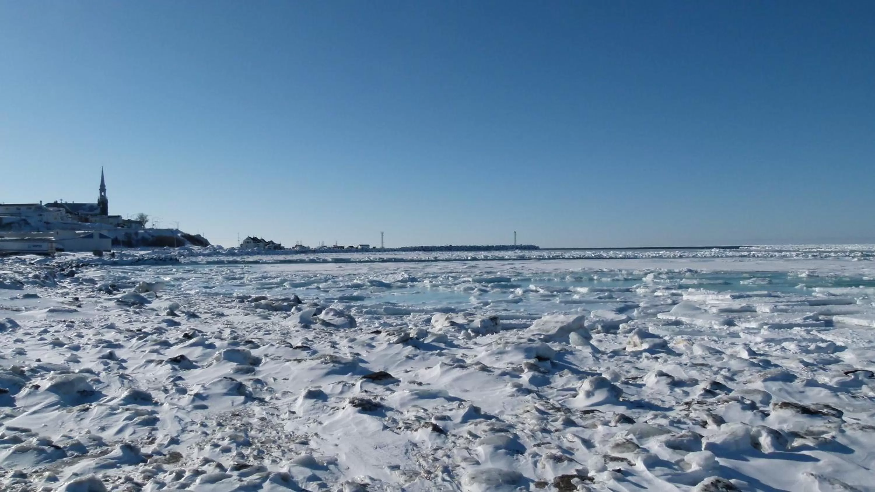 Spring in La Maison entre Mer Montagnes