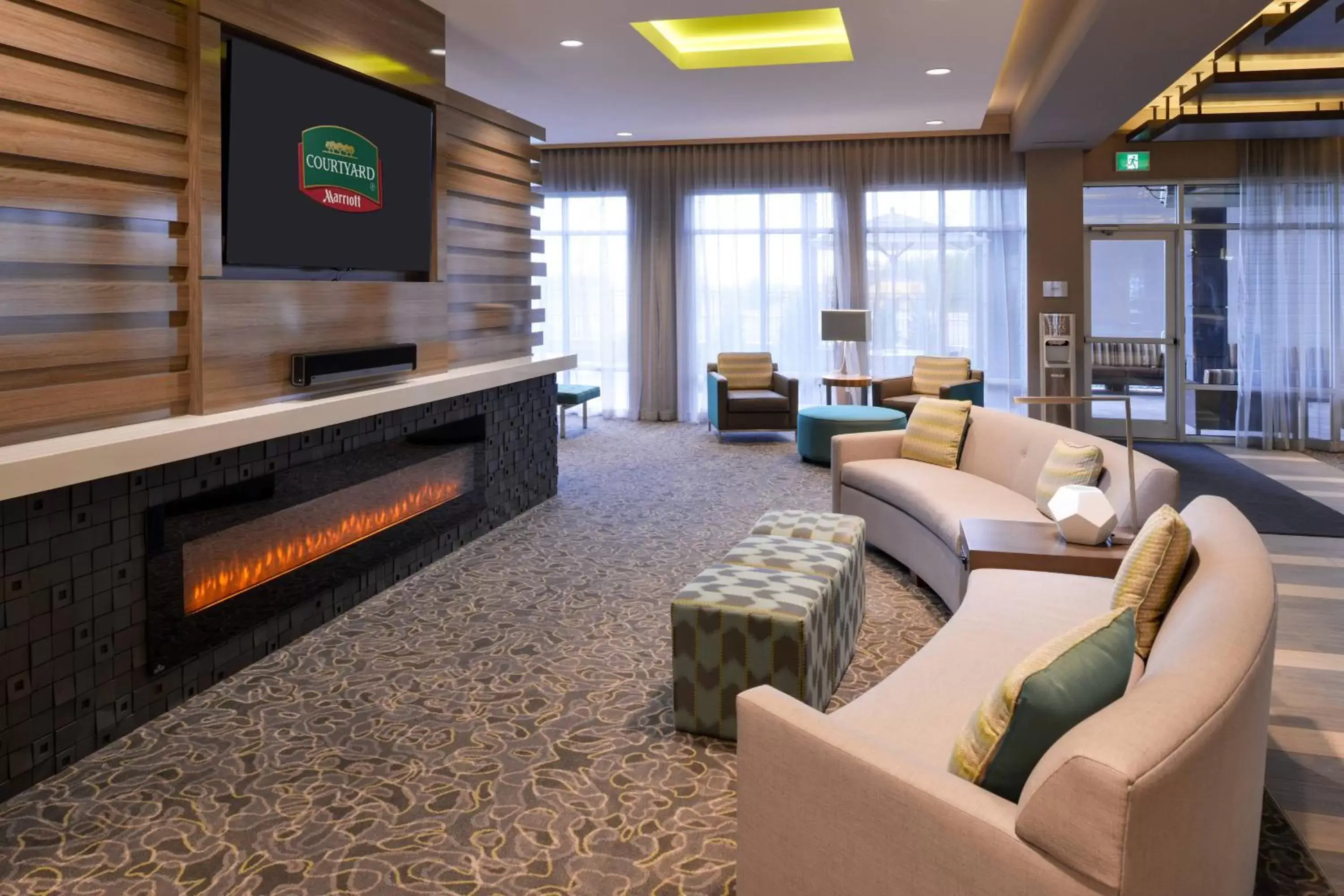 Lobby or reception, Seating Area in Courtyard by Marriott Saskatoon Airport