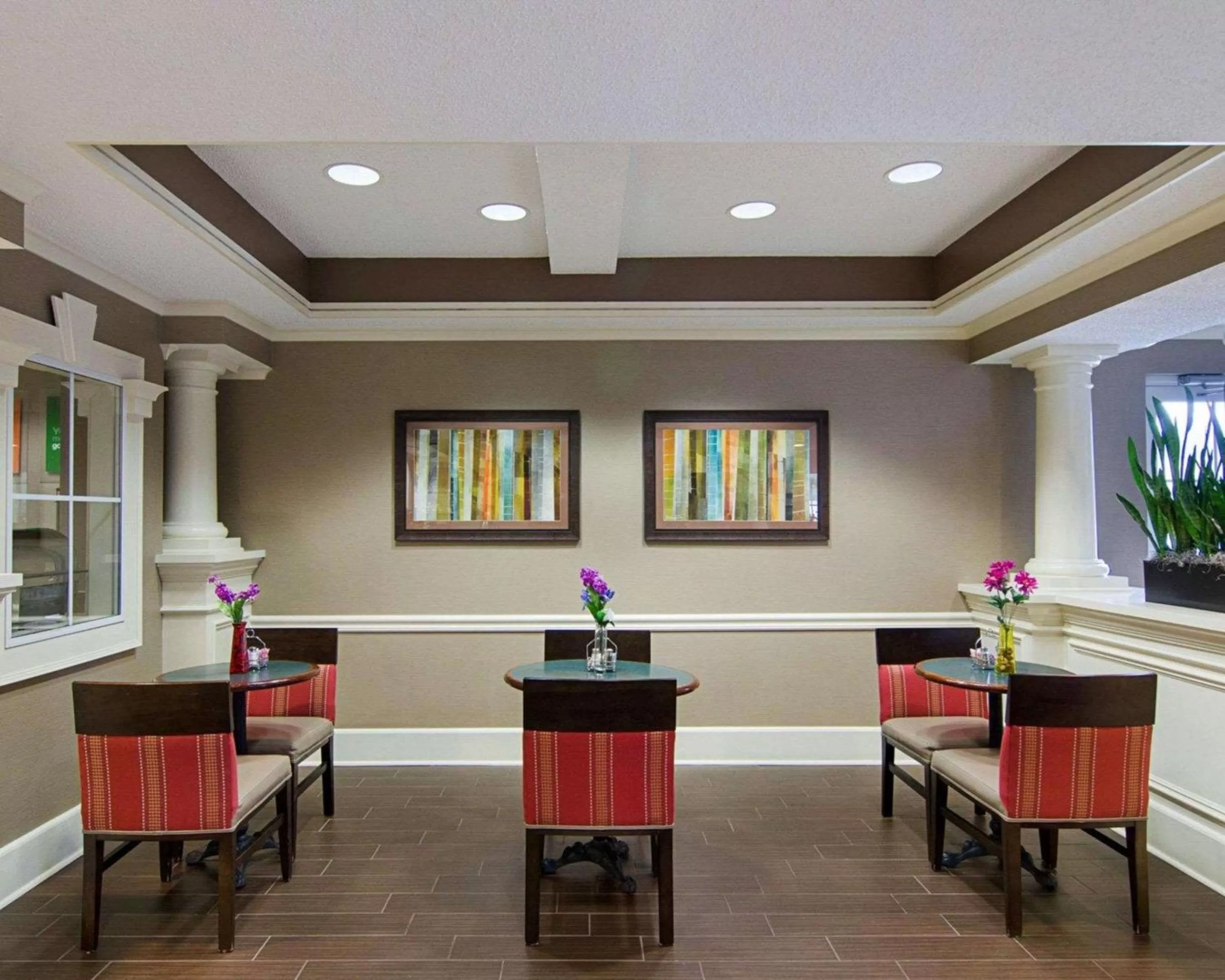 Restaurant/places to eat in Quality Inn & Suites Little Rock West