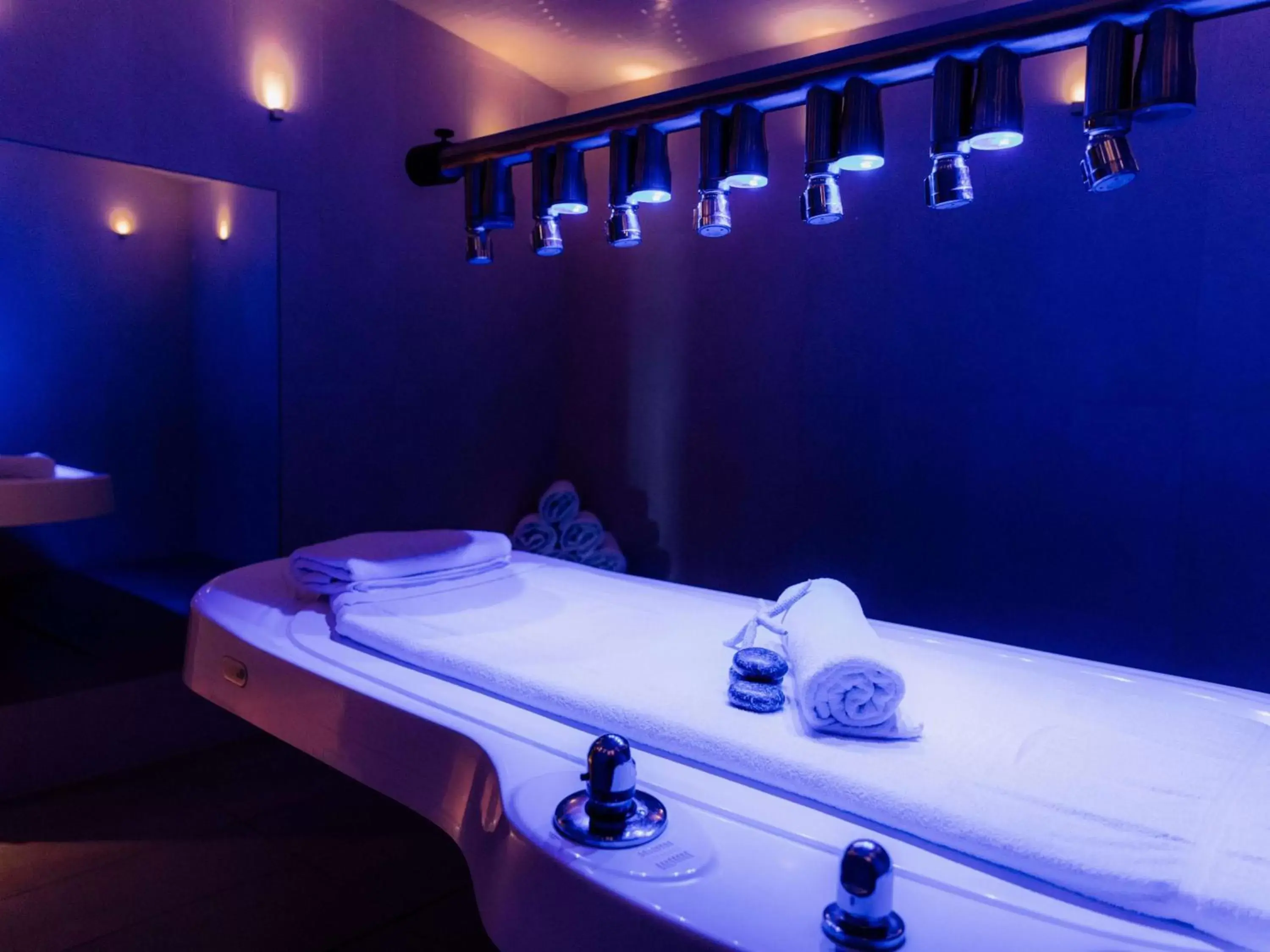 Spa and wellness centre/facilities, Bathroom in Hilton Surfers Paradise Hotel & Residences