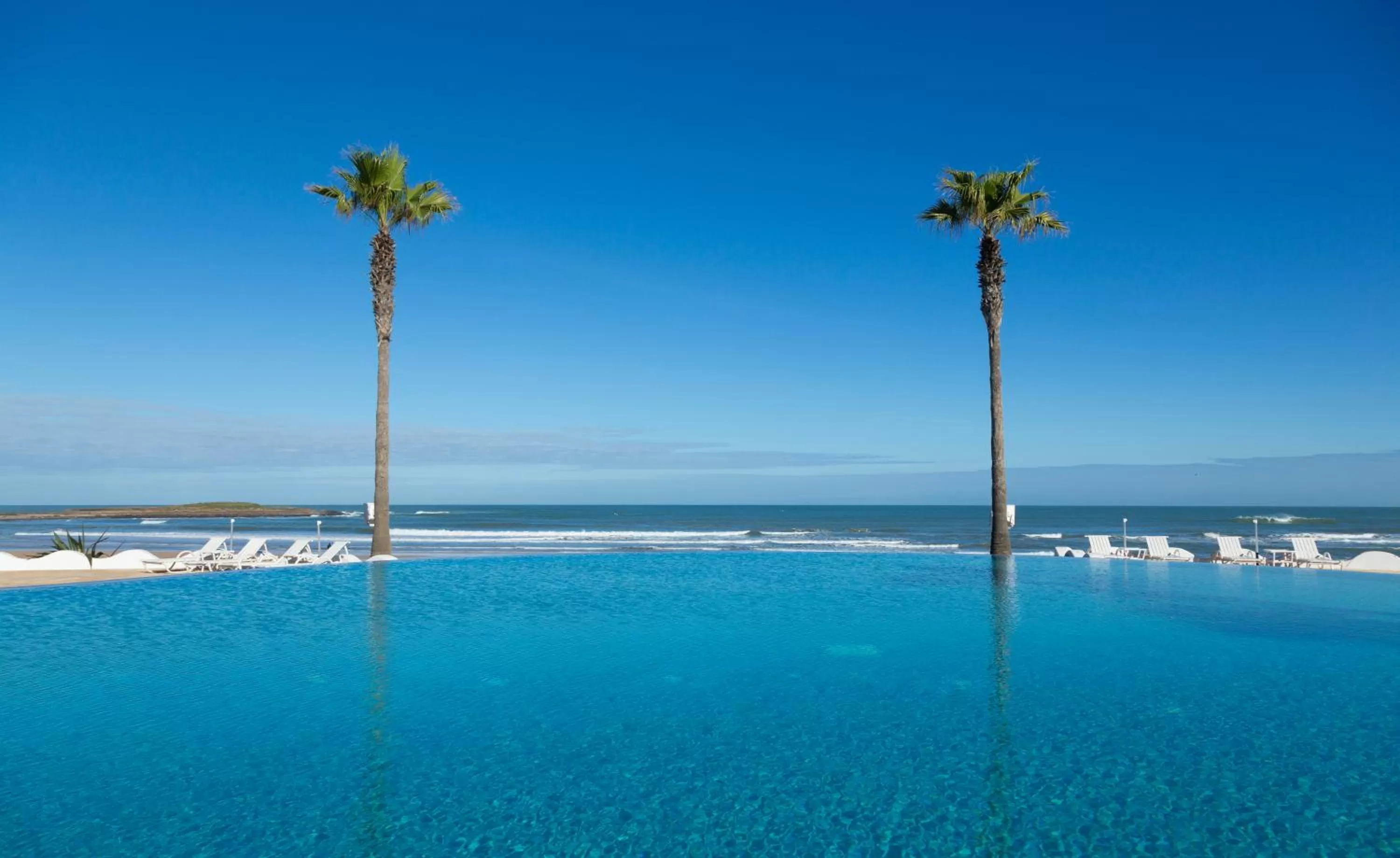Swimming pool in L' Amphitrite Palace Beach Resort & Spa