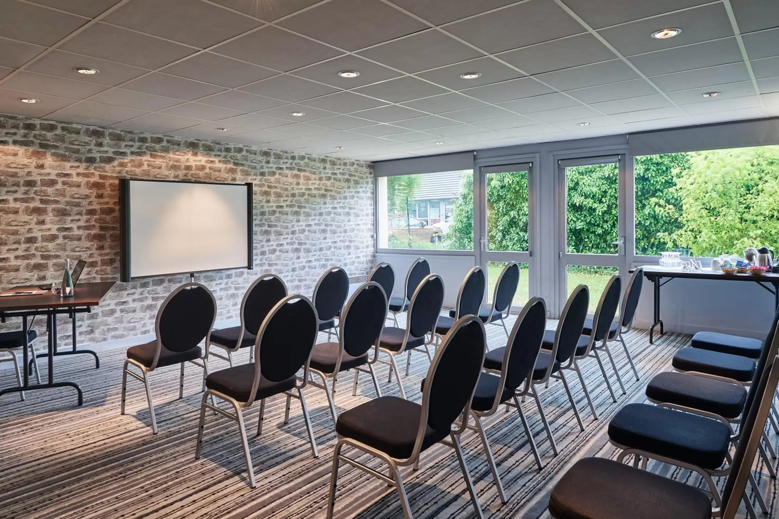 Meeting/conference room in Kyriad Lille - Mons en Baroeul