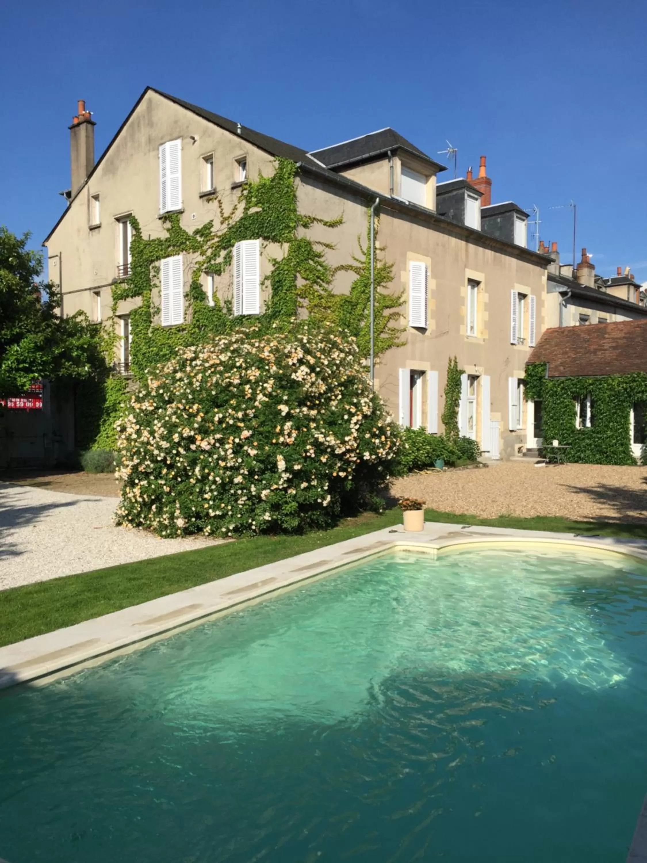 Swimming pool, Property Building in Chambre d'Hôtes des Ducs