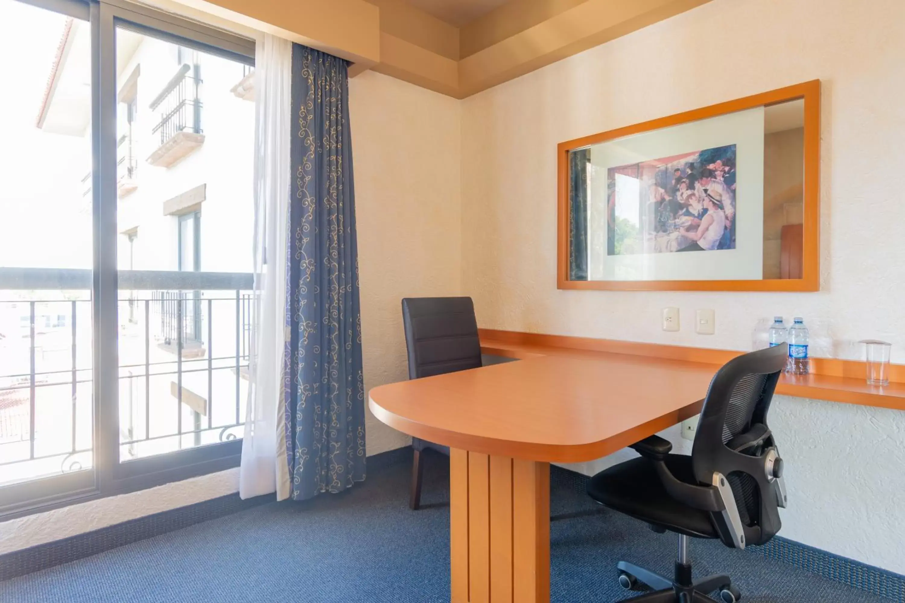 Seating area in Hotel Flamingo Inn