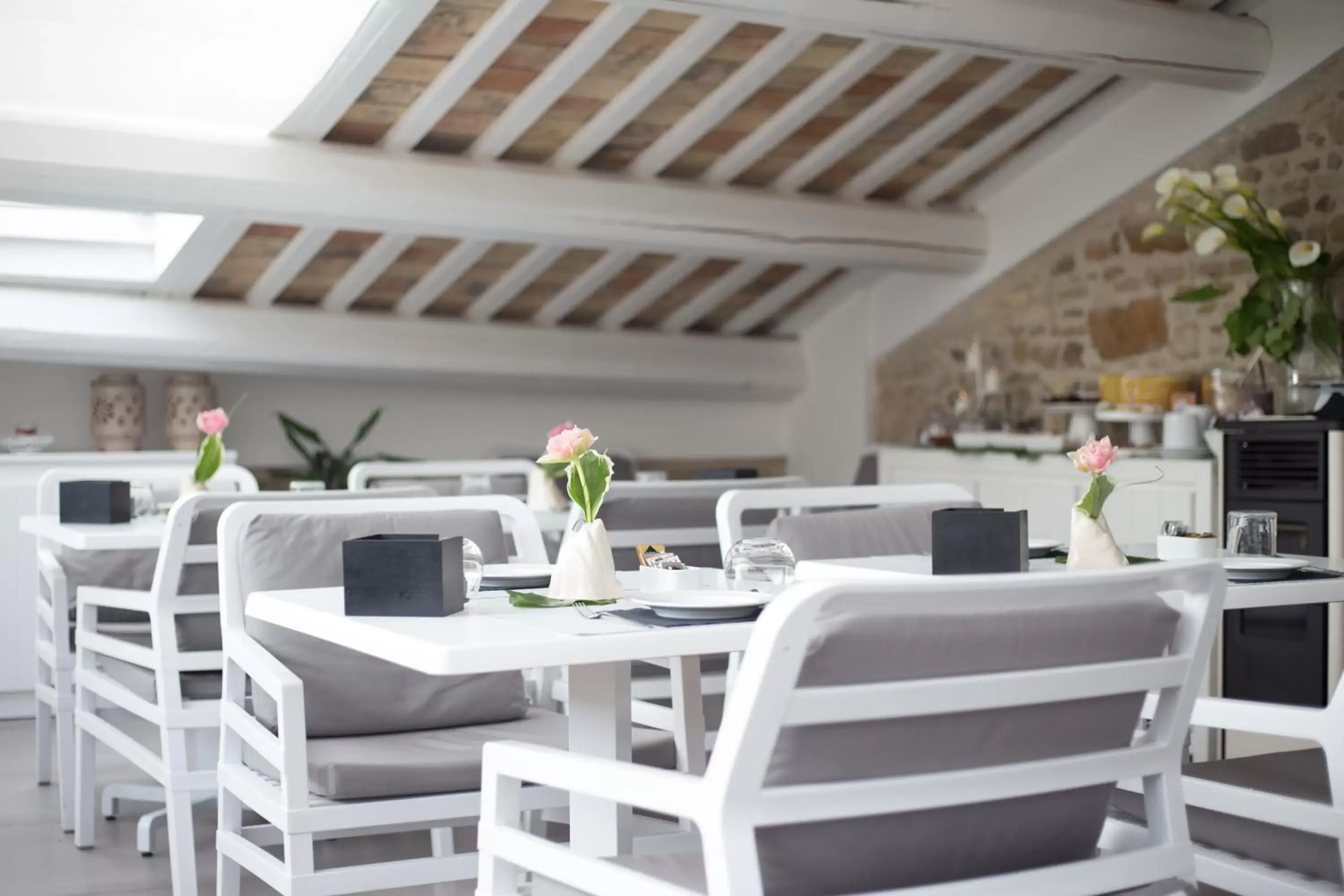Restaurant/Places to Eat in Residenza Amblingh