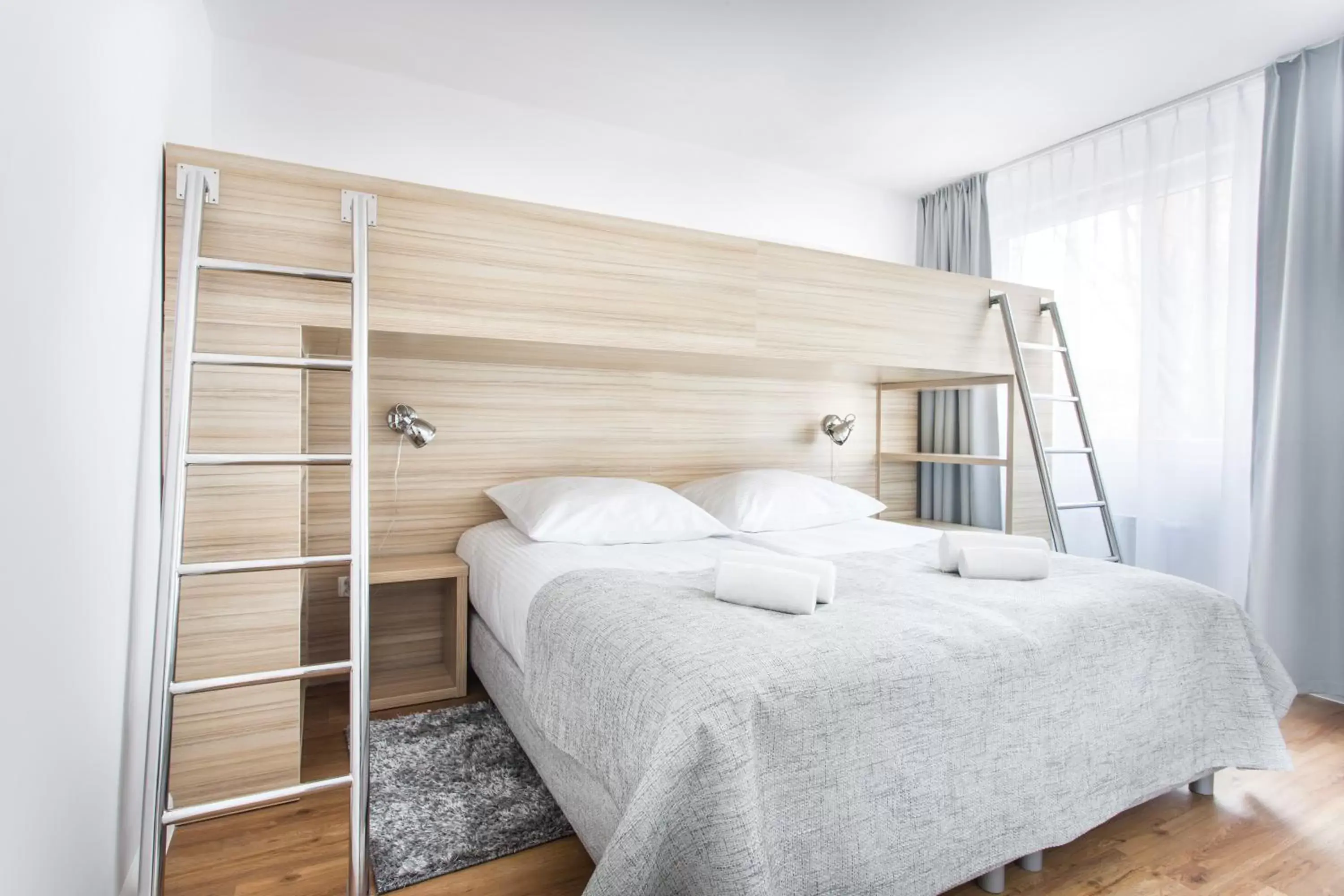 bunk bed, Bed in Smart Hotel