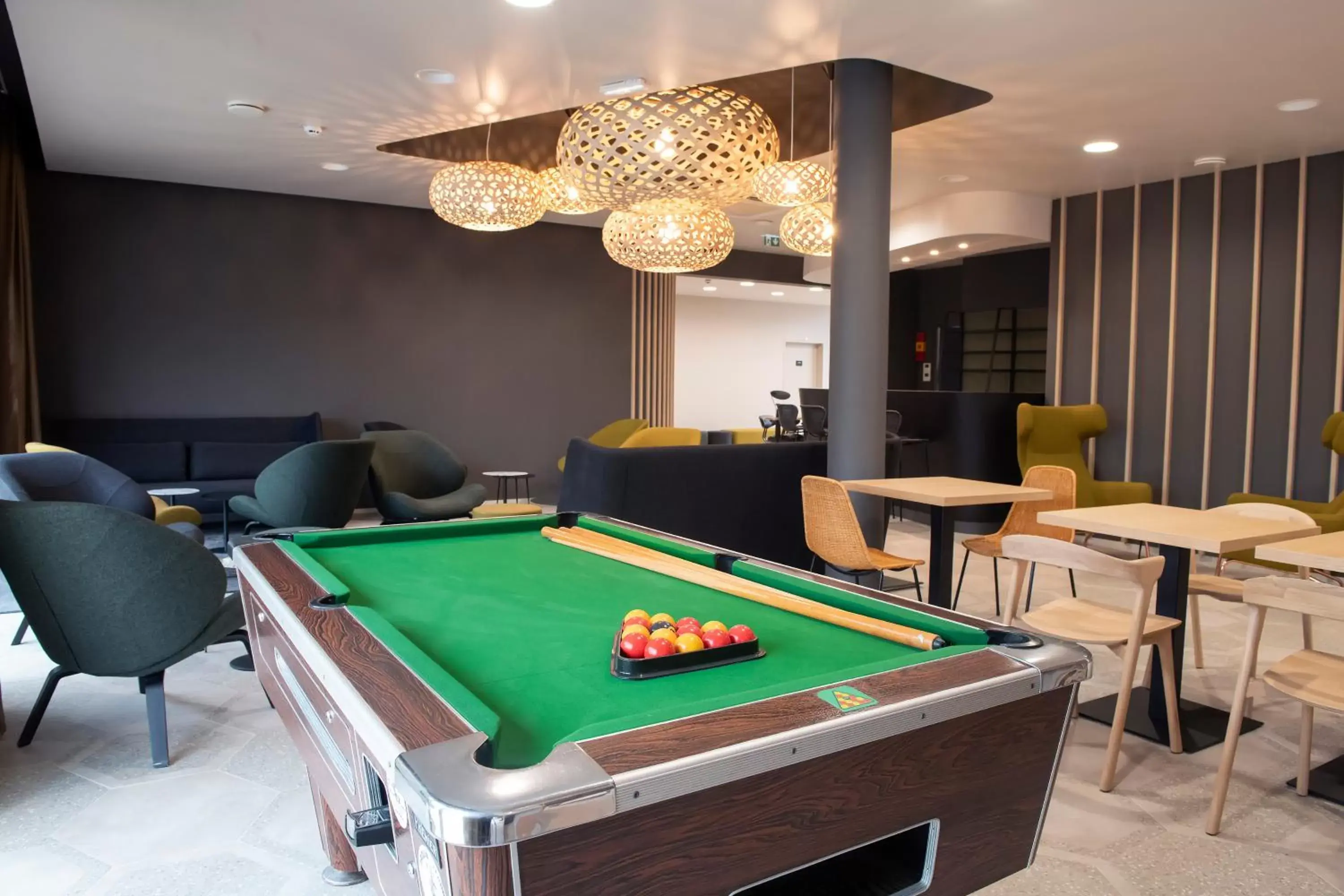 Billiard, Billiards in Aparthotel & Spa Adagio Vannes