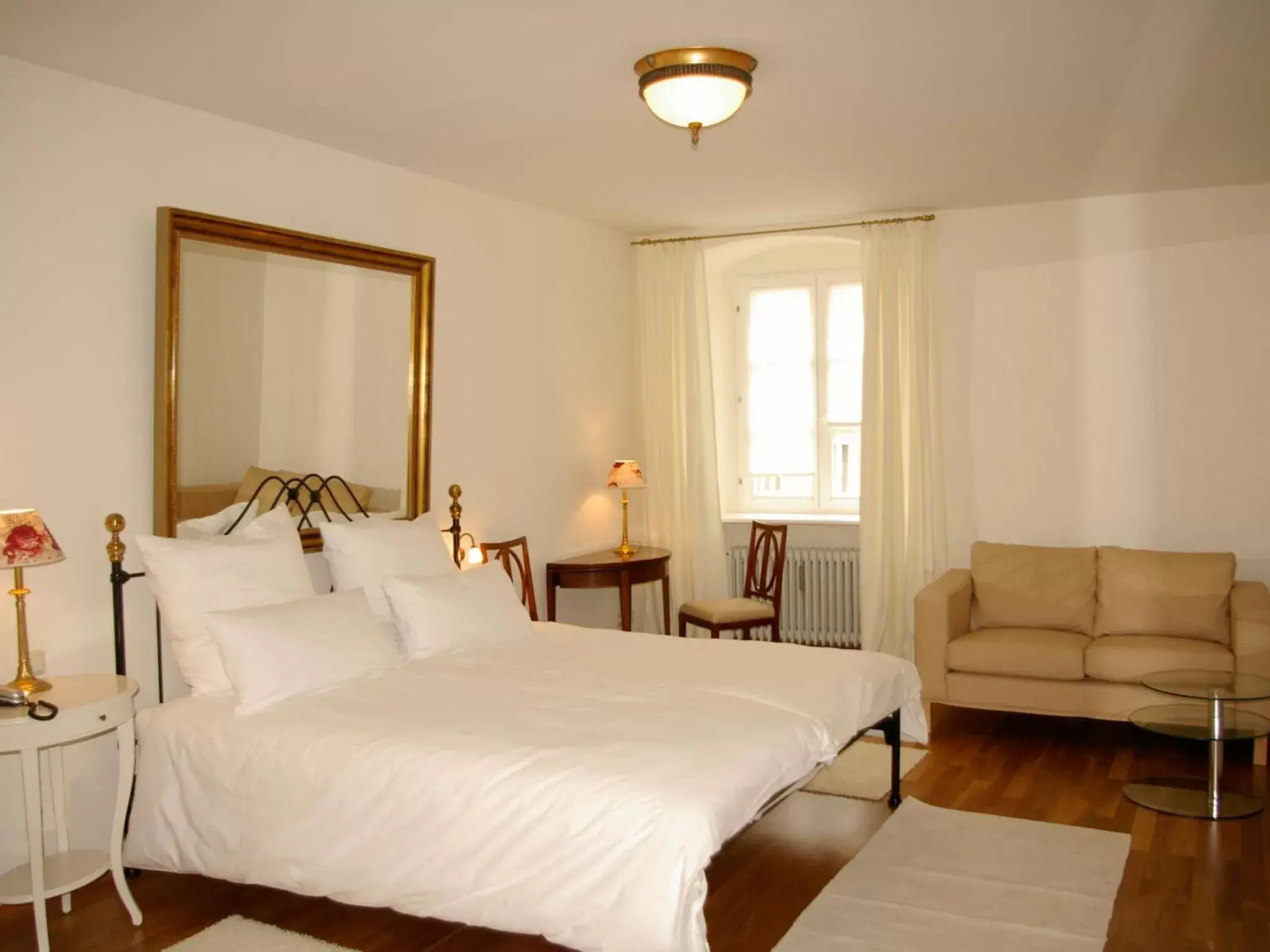 Photo of the whole room, Bed in Hotel Goldenes Kreuz