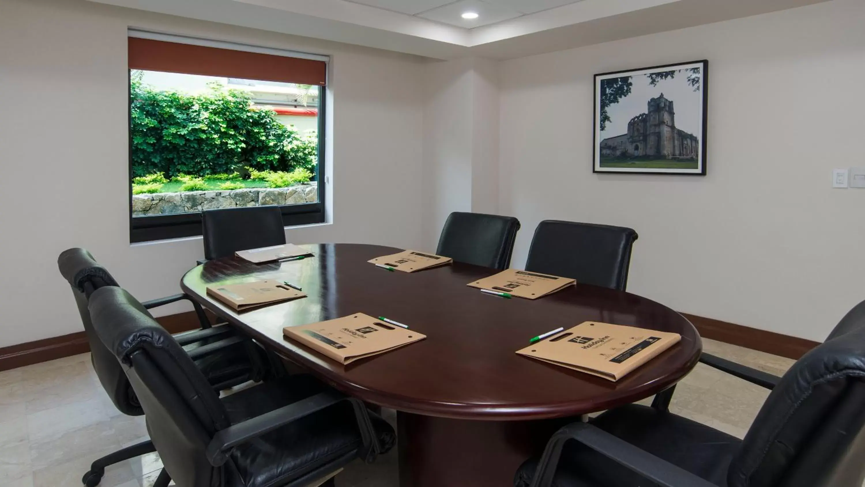 Meeting/conference room in Holiday Inn Tuxtla Gutierrez, an IHG Hotel