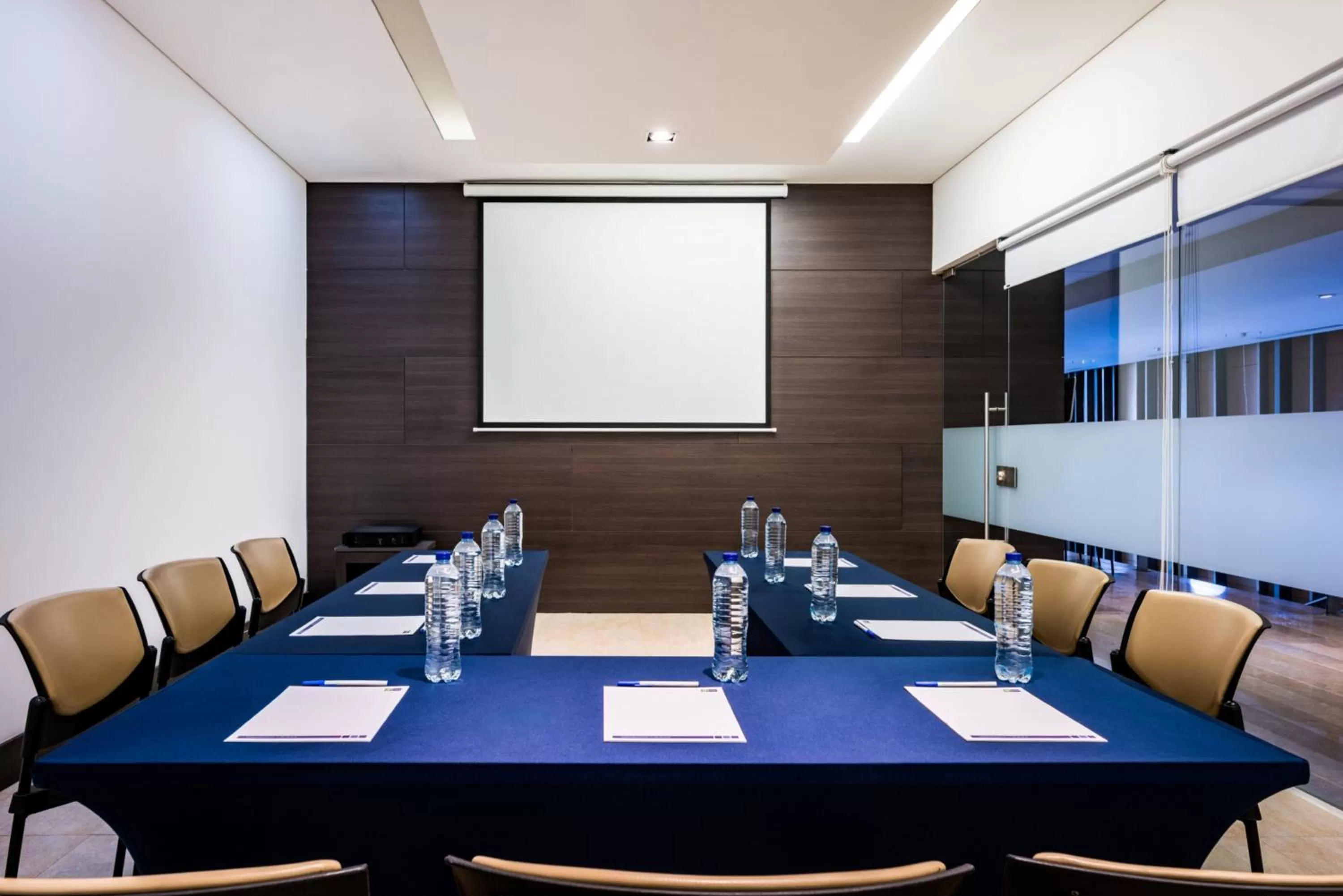 Meeting/conference room in Holiday Inn Express - Cartagena Bocagrande by IHG