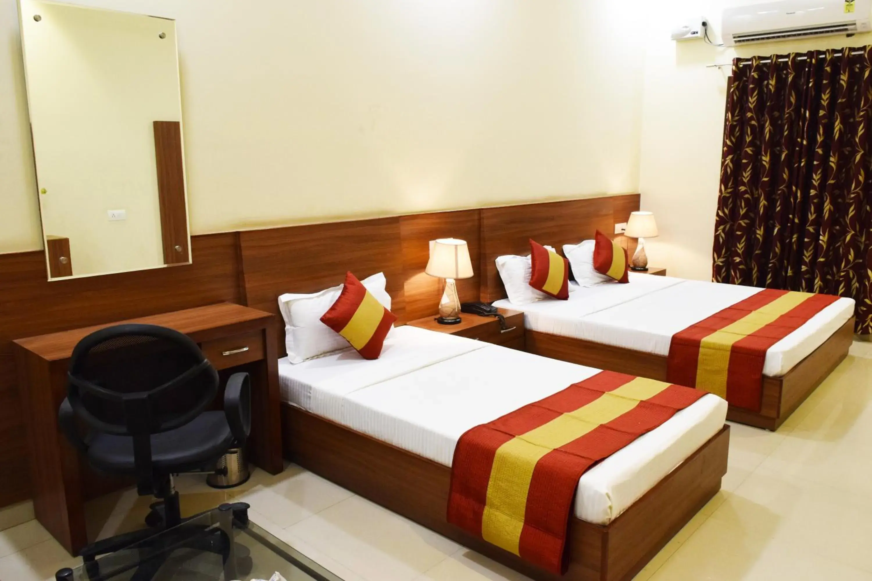 Bedroom, Bed in Hotel Palace Bedroom, Bed in Hotel Palace