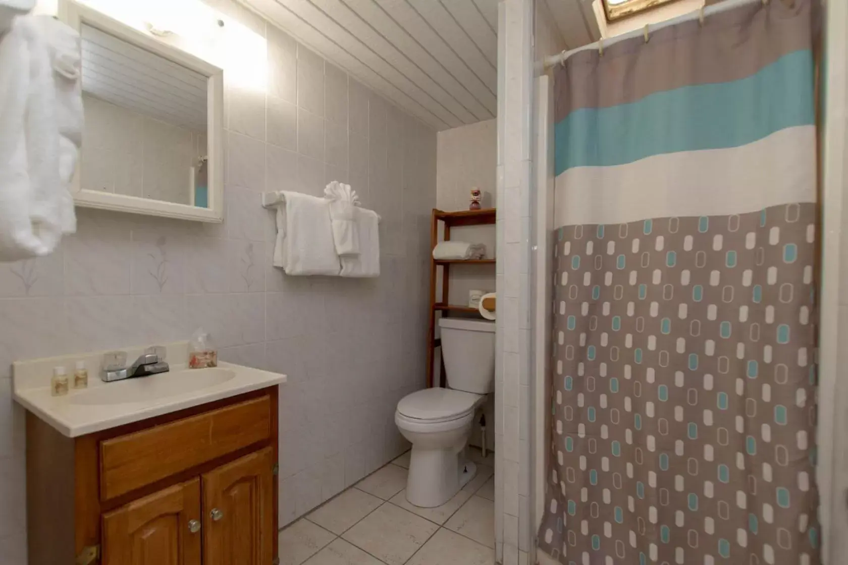 Bathroom in Sunset Cove Beach Resort