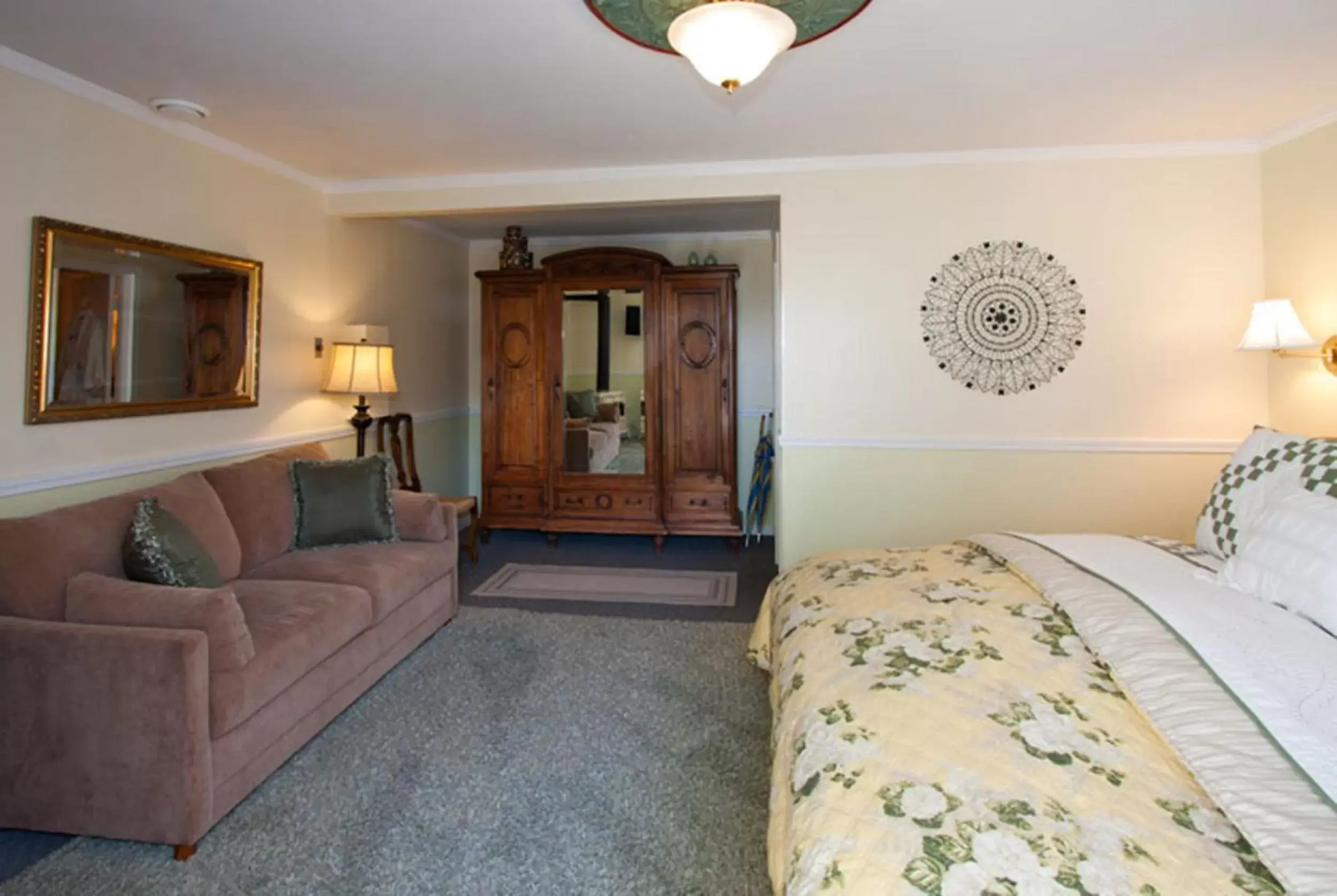 Headlands Hideaway - Deluxe King Room in Headlands Inn Bed and Breakfast Headlands Hideaway - Deluxe King Room in Headlands Inn Bed and Breakfast