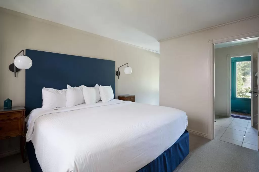 Bedroom, Bed in Black Bear Lodge