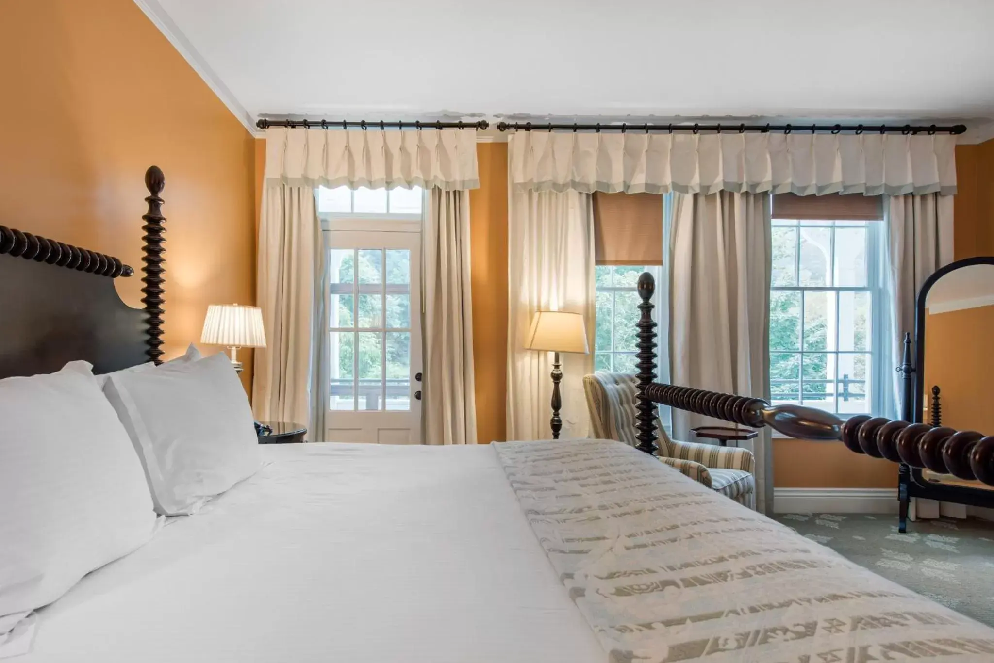 Photo of the whole room, Bed in Omni Bedford Springs Resort