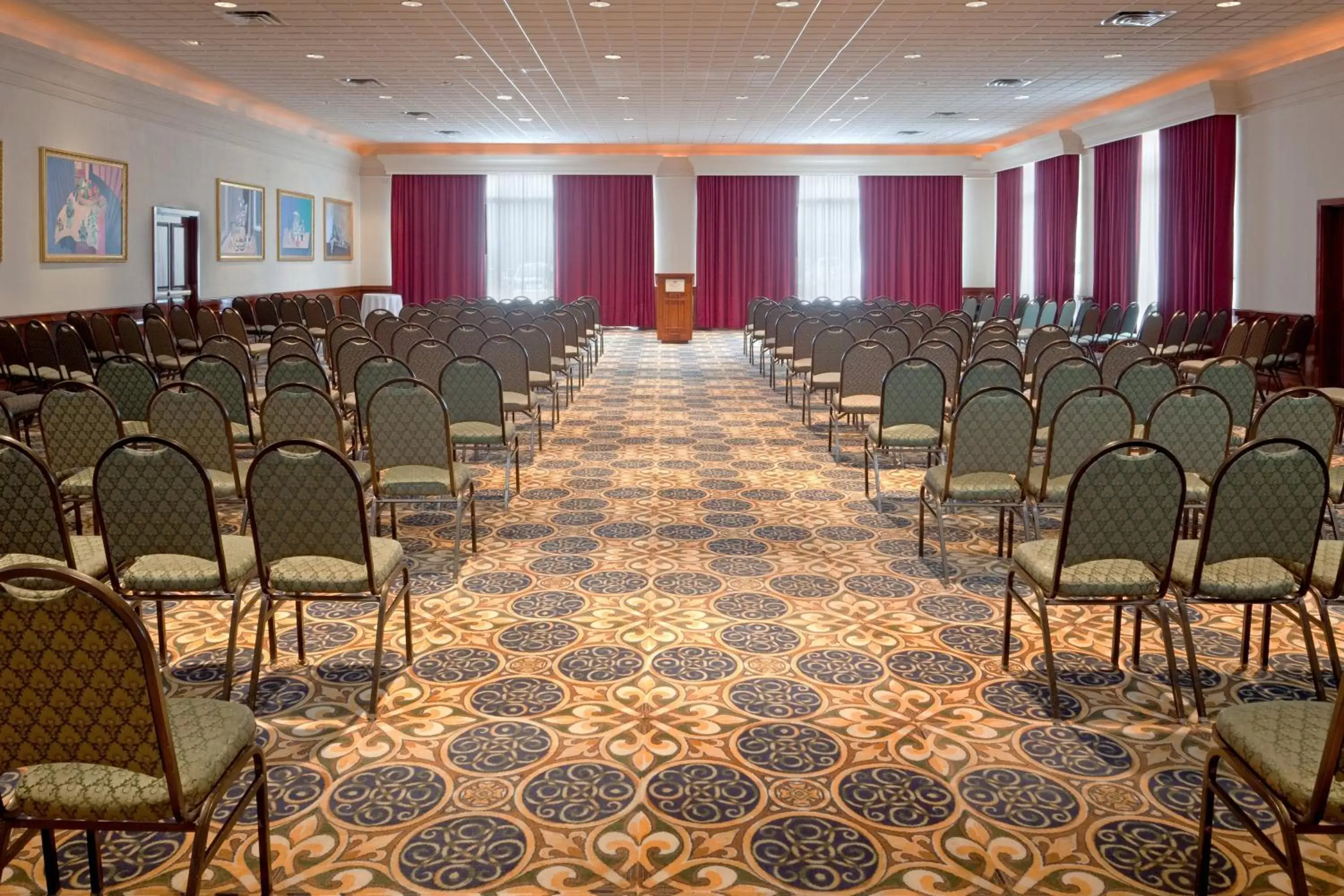 Meeting/conference room in Crowne Plaza Lake Placid, an IHG Hotel