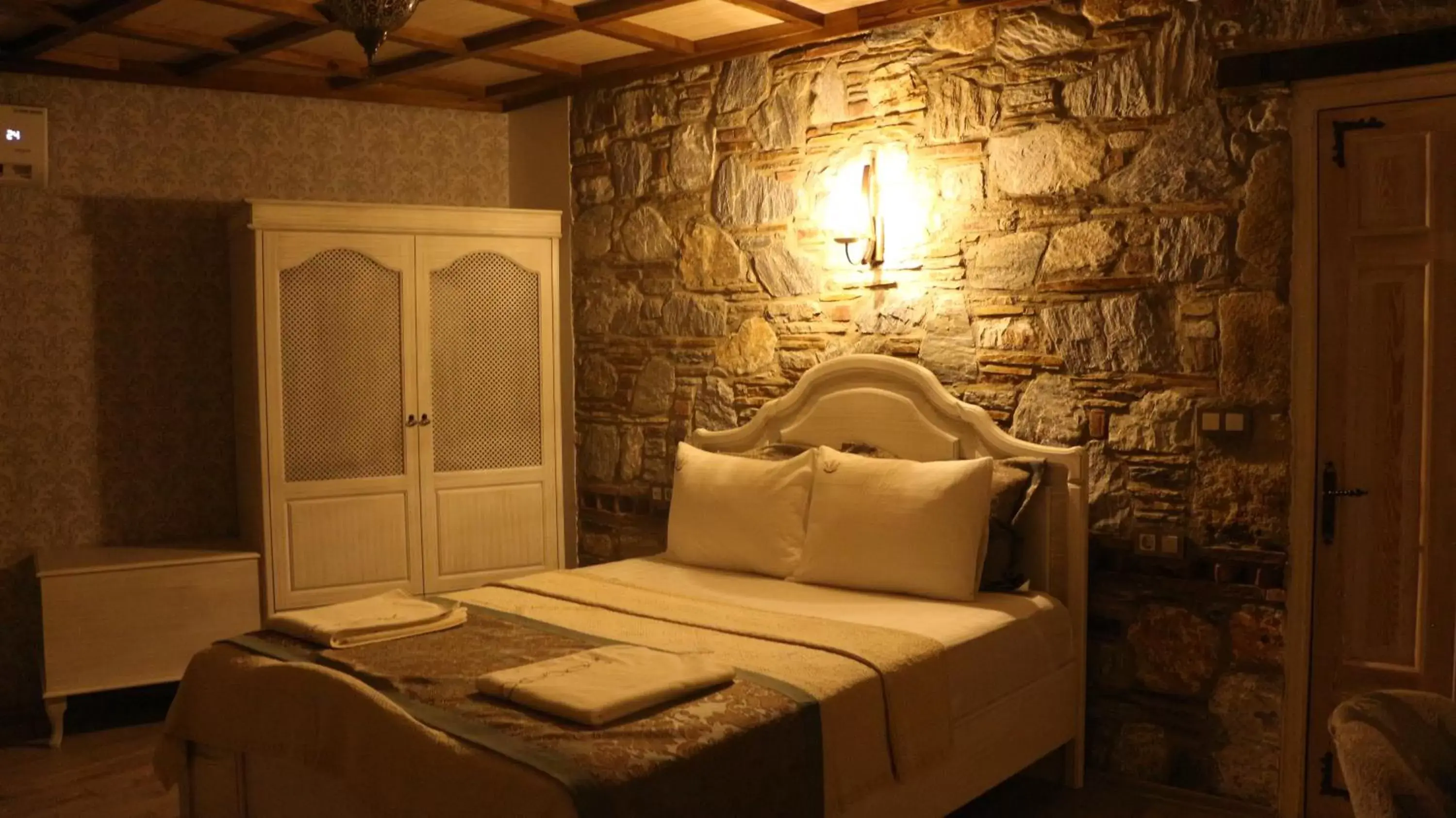 Bed in Celsus Boutique Hotel