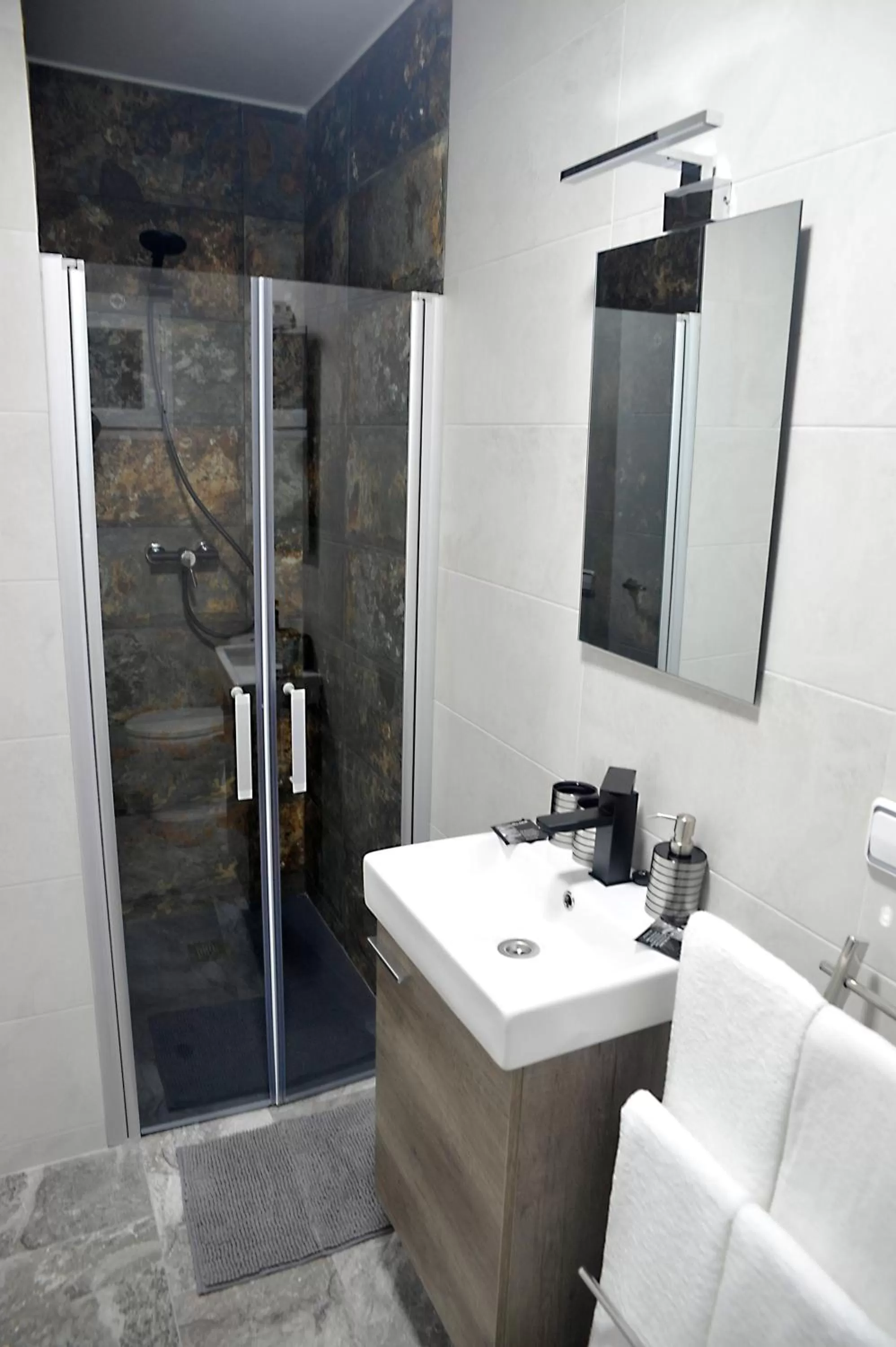 Shower, Bathroom in River Dreams