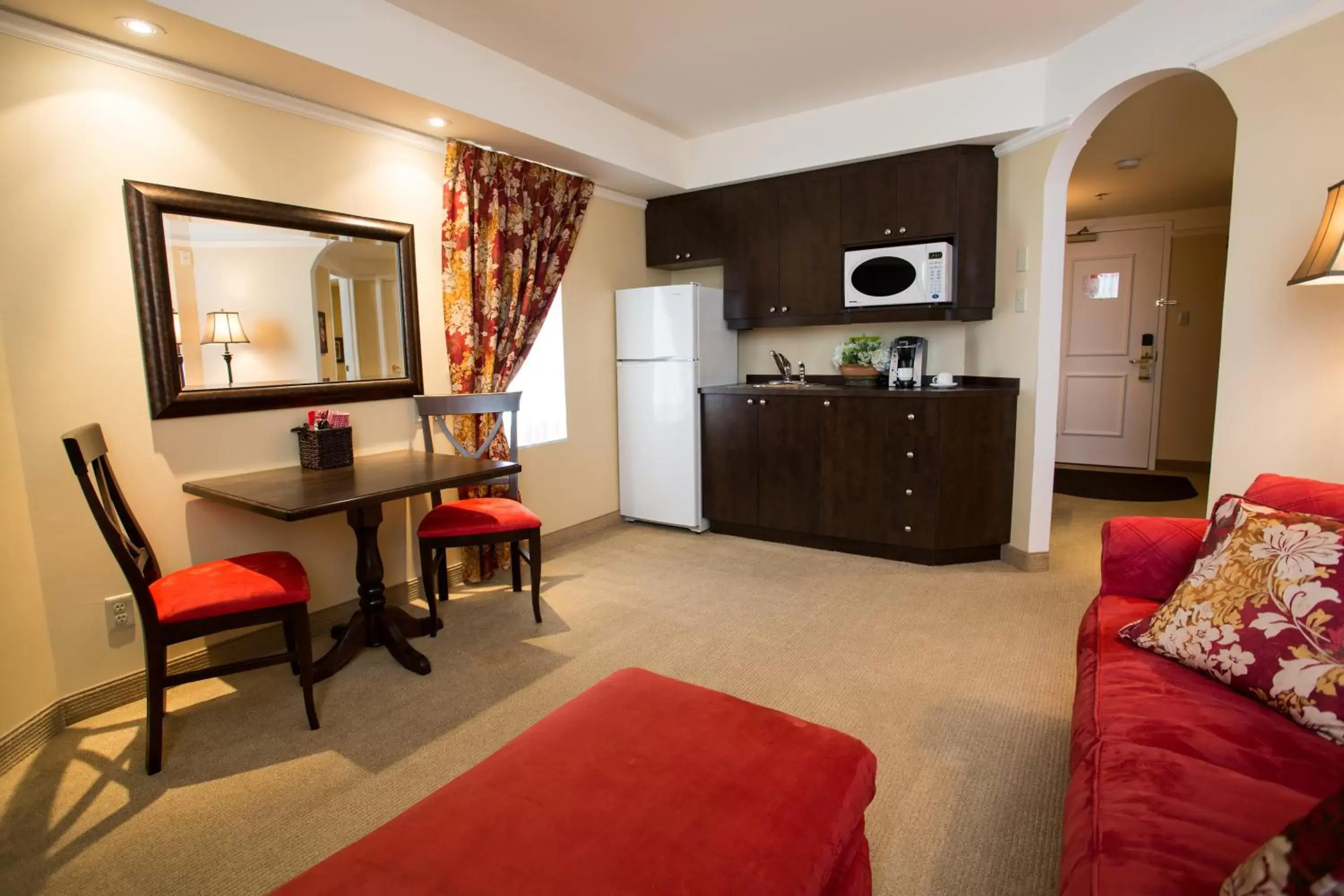 Dining area, Seating Area in Hotel Vallea Bromont