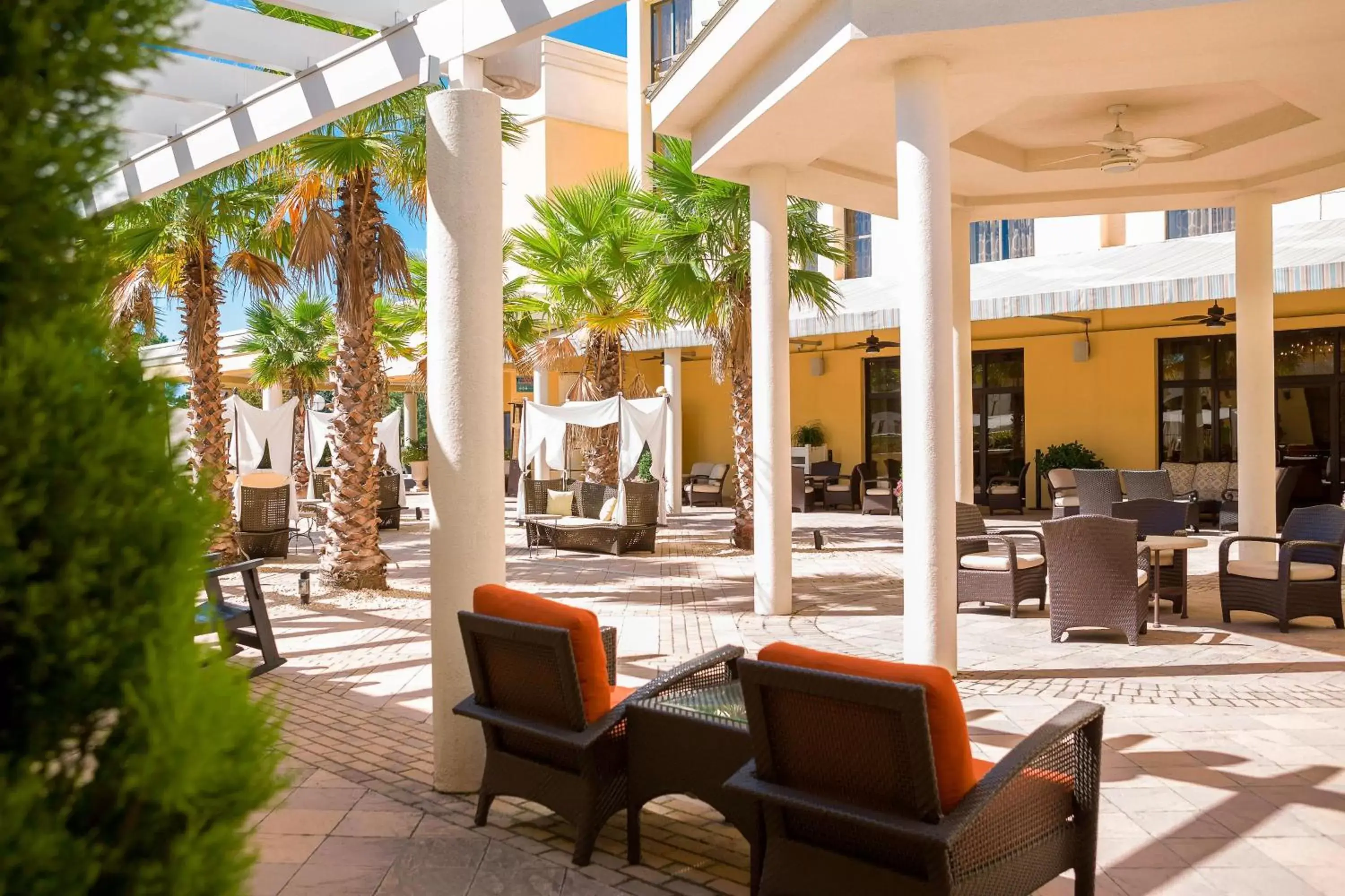 Property building, Restaurant/Places to Eat in Charleston Marriott