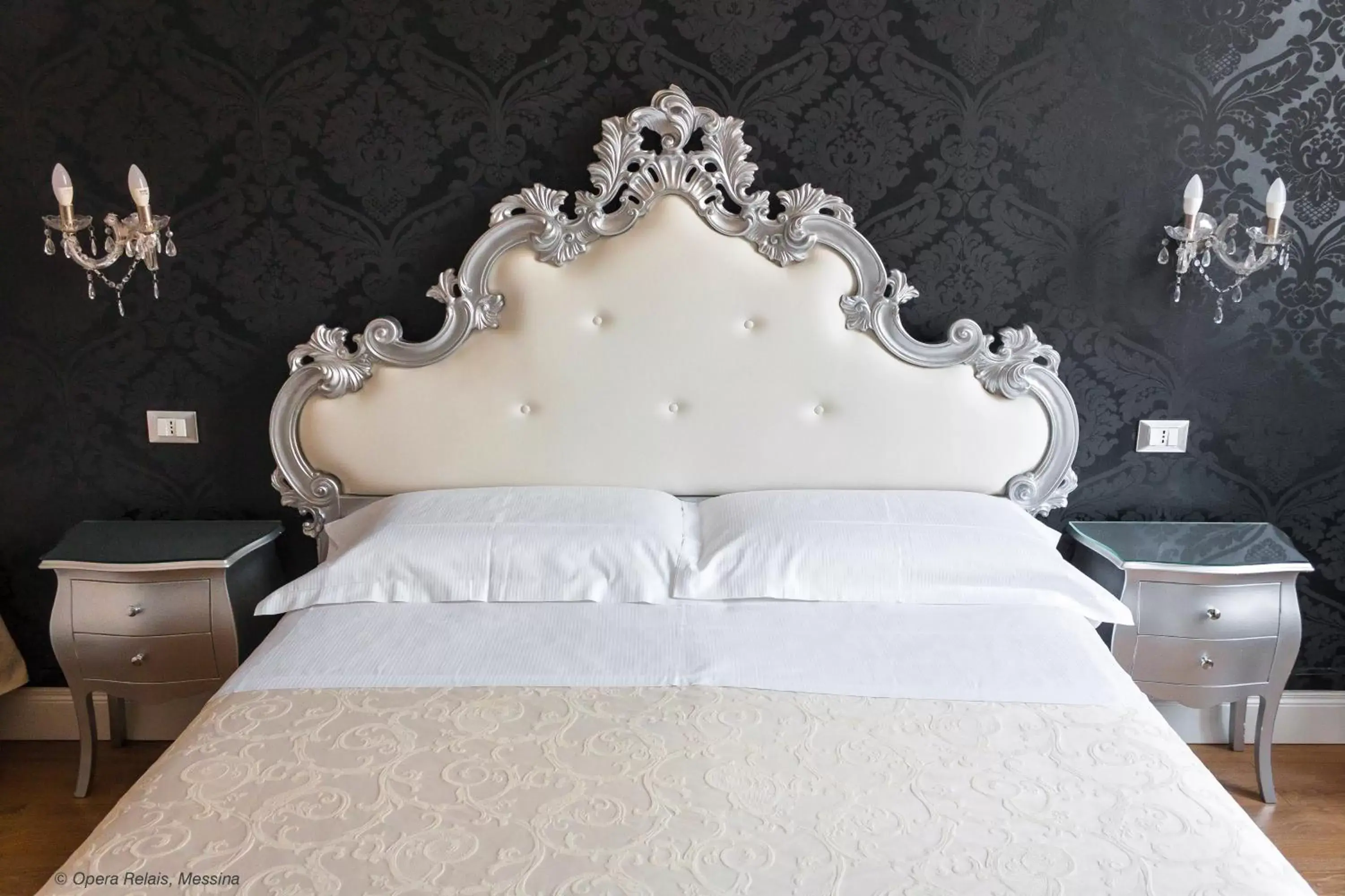 Bed in Opera Relais