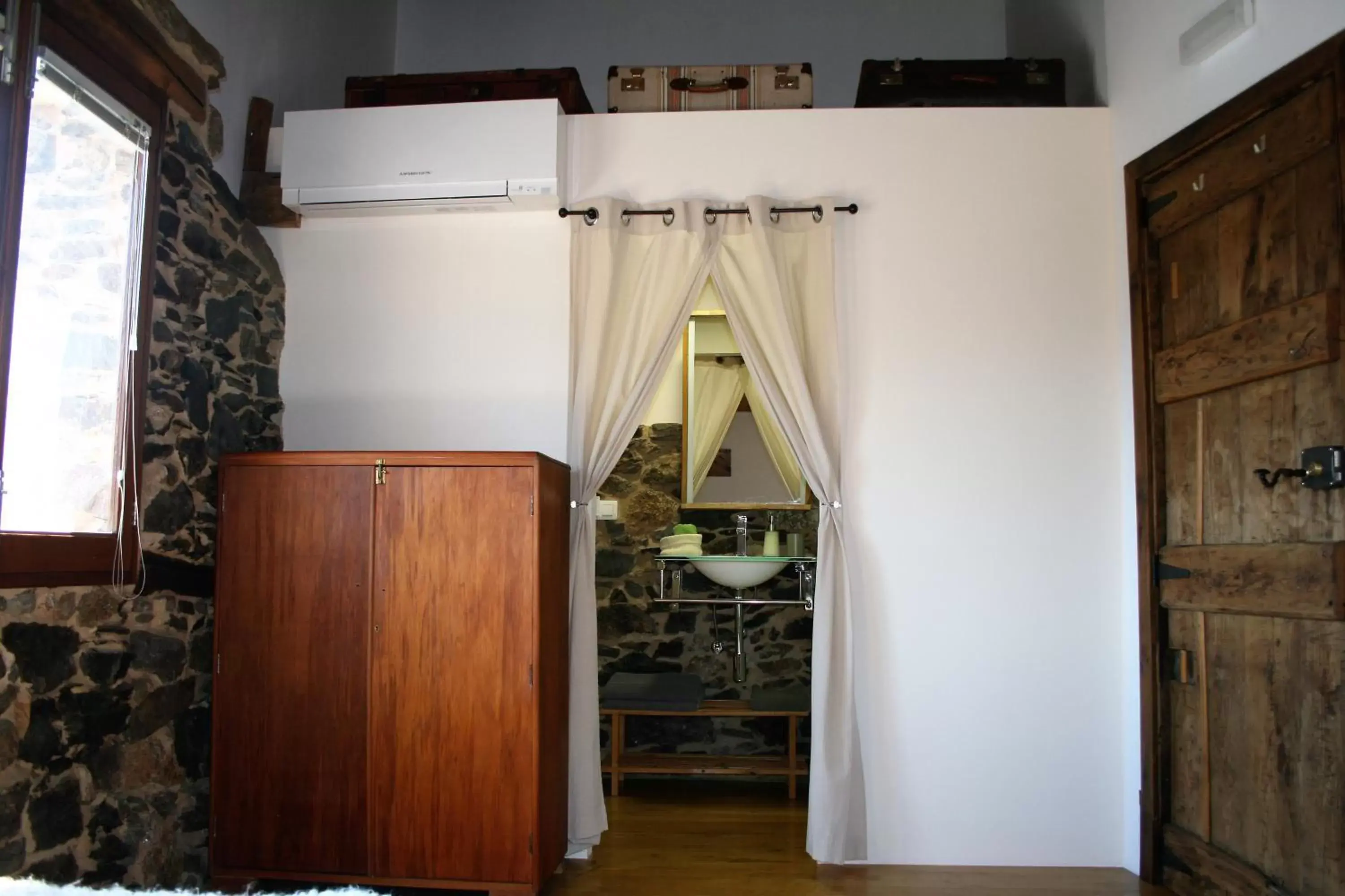 Double Room with Lake View - single occupancy in Cabo Do Mundo Casa Rural Double Room with Lake View - single occupancy in Cabo Do Mundo Casa Rural