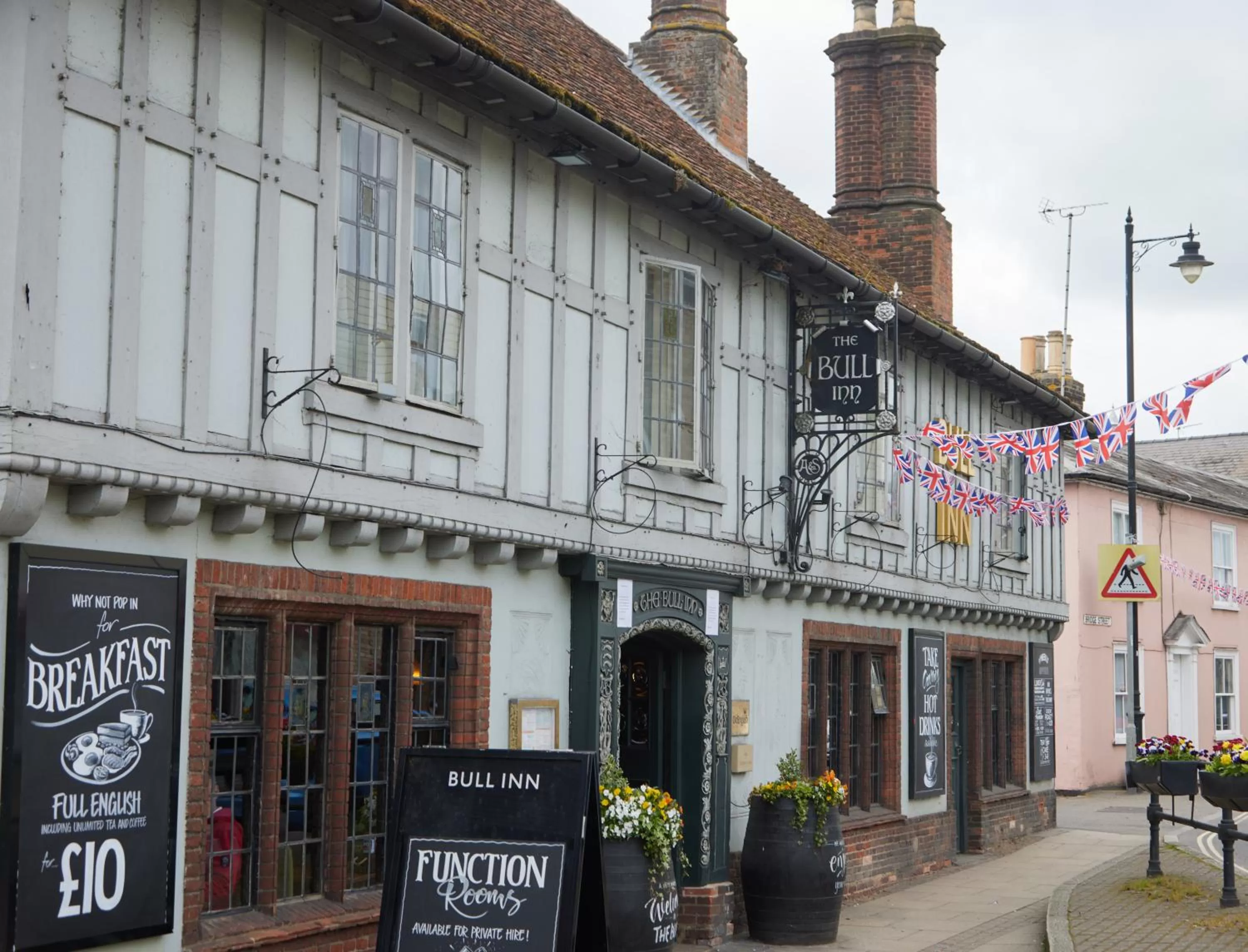 Logo/Certificate/Sign in Bull Hotel by Greene King Inns