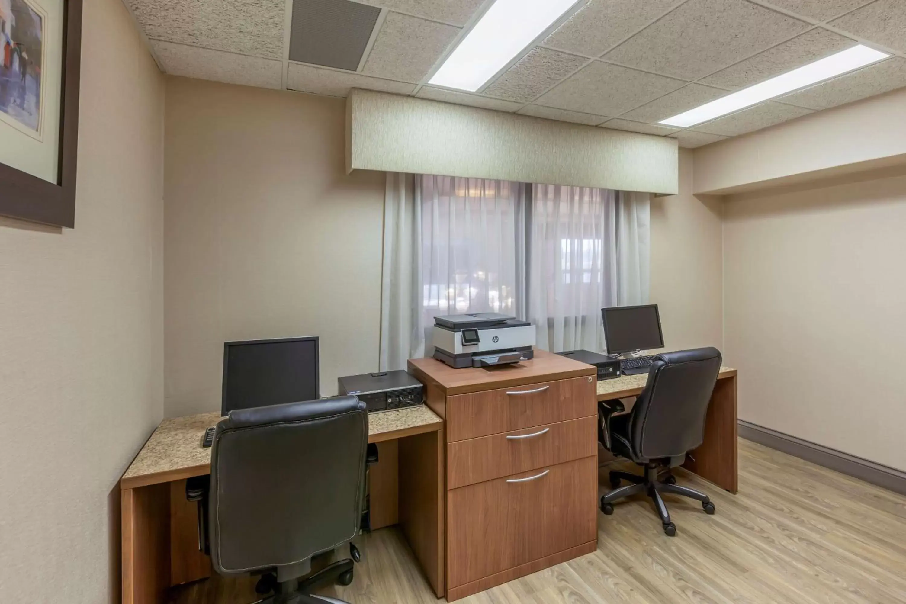 Business facilities, Business Area/Conference Room in Best Western Plus Burlington Inn & Suites