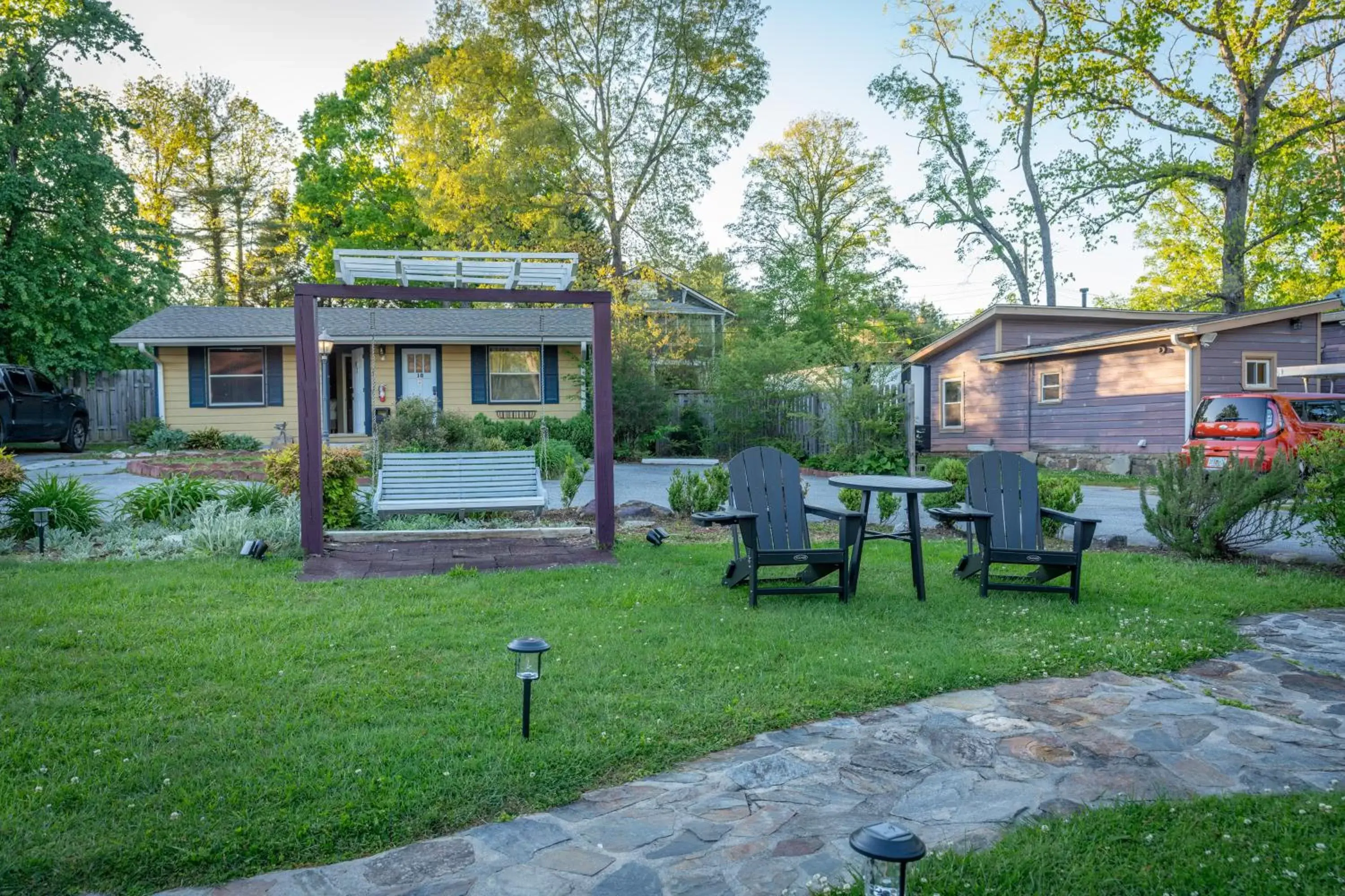 hair dresser, Property Building in CedarWood Inn