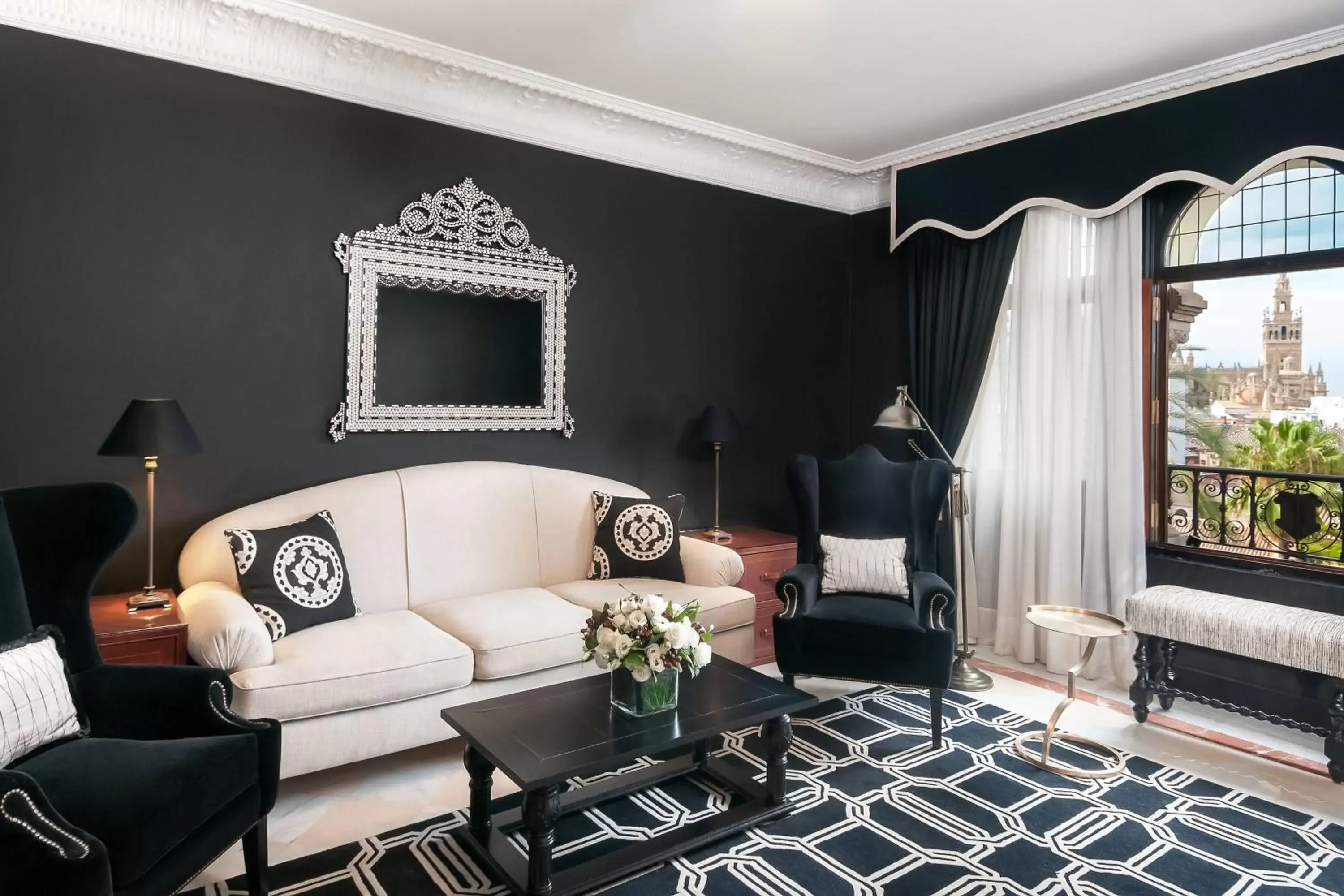 Photo of the whole room, Seating Area in Hotel Alfonso XIII, a Luxury Collection Hotel, Seville