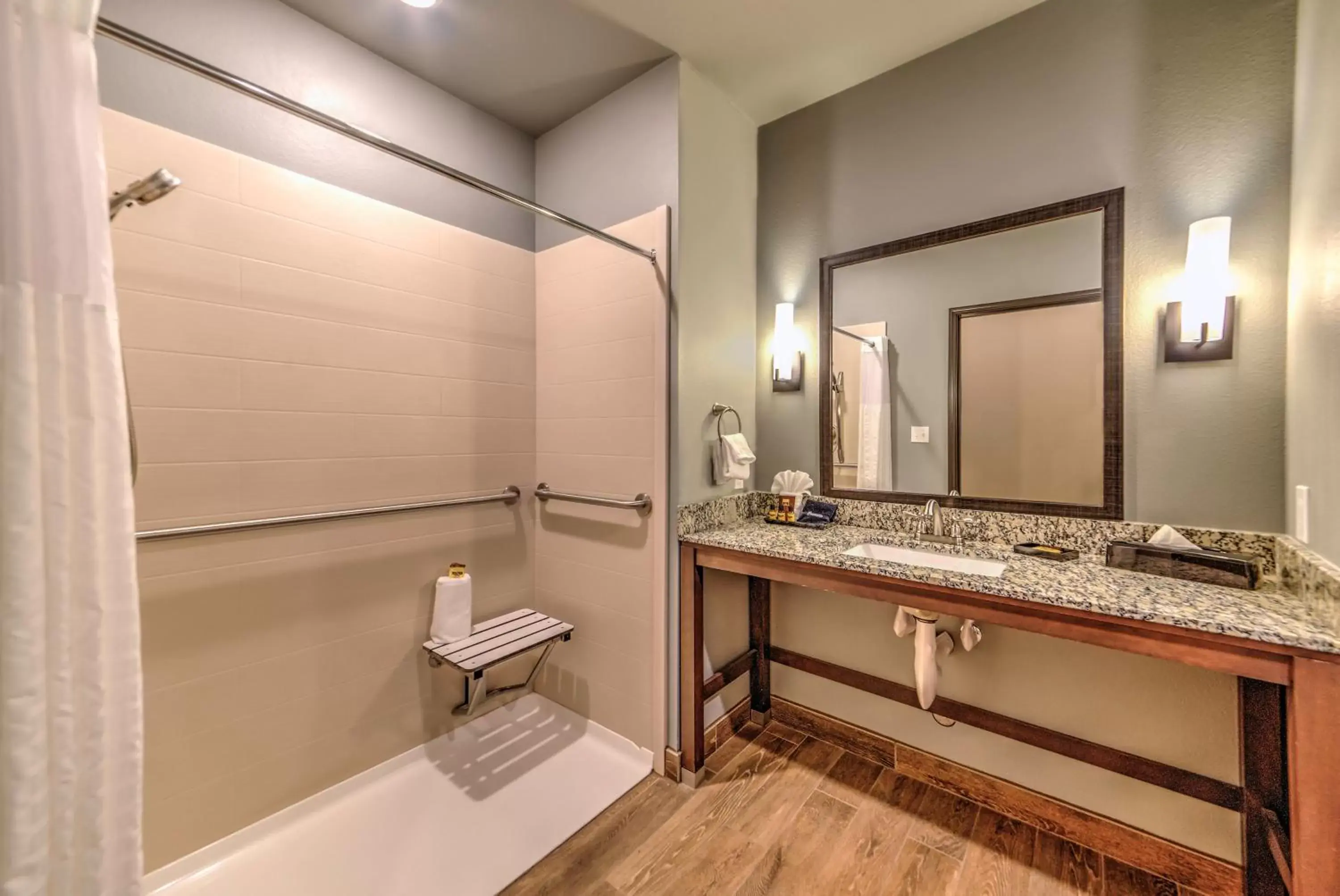 Shower, Bathroom in Best Western Plus Overland Inn