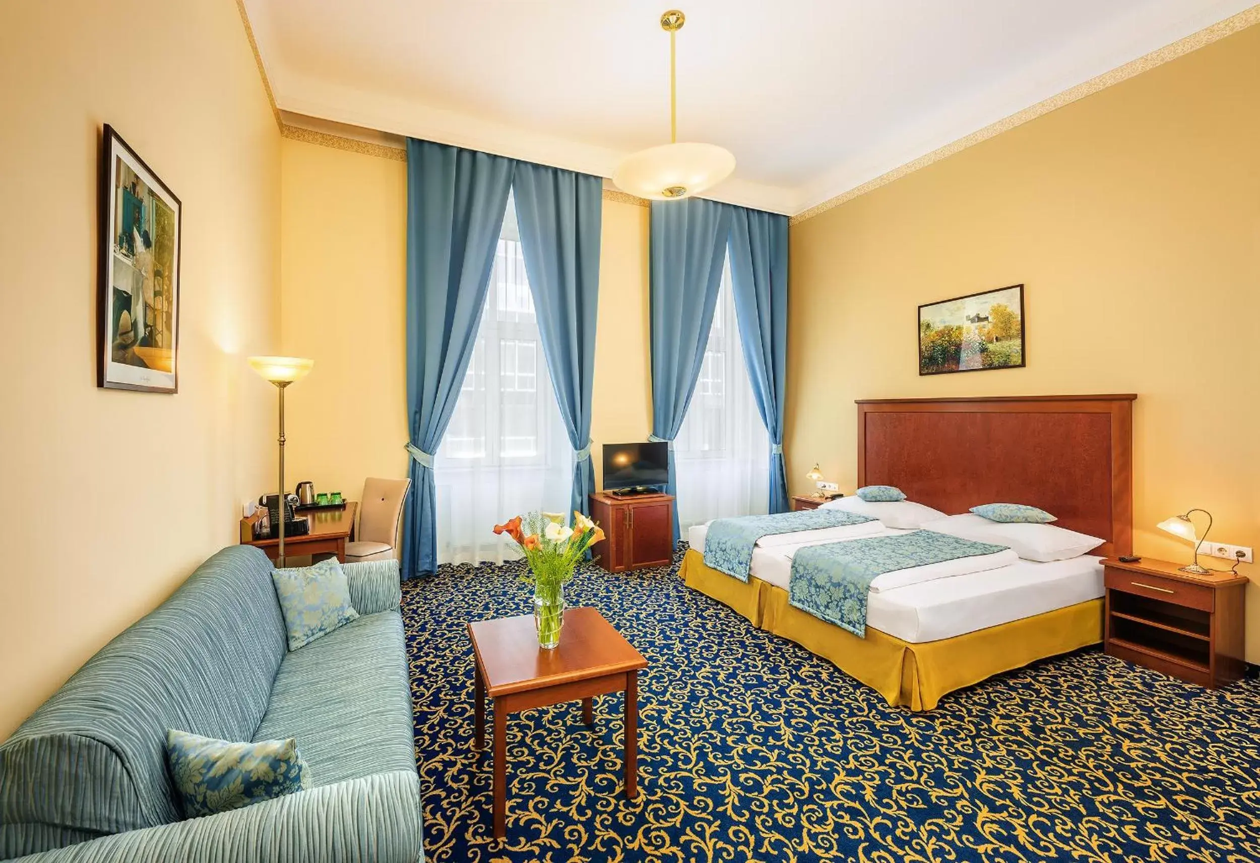 Photo of the whole room in Hotel Bellevue Wien