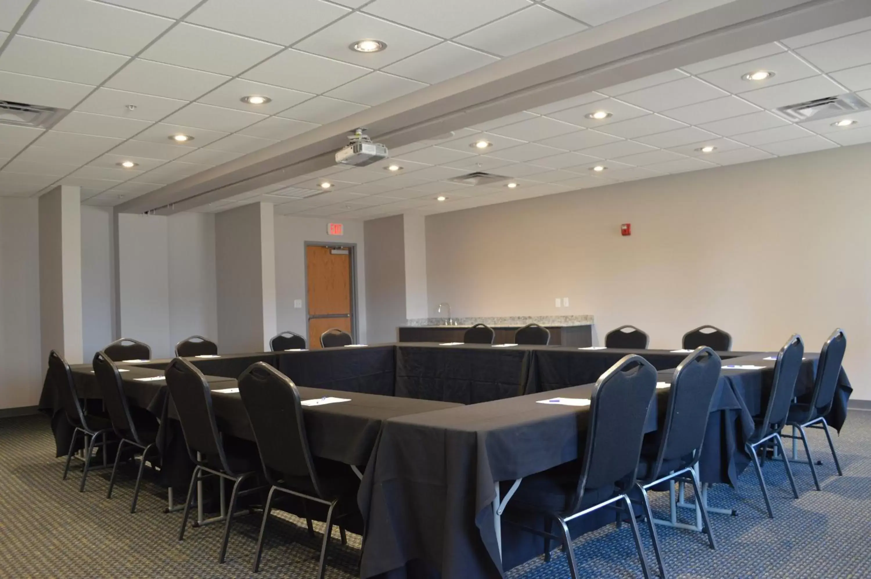 Meeting/conference room in Holiday Inn Express & Suites Tulsa NE, Claremore, an IHG Hotel
