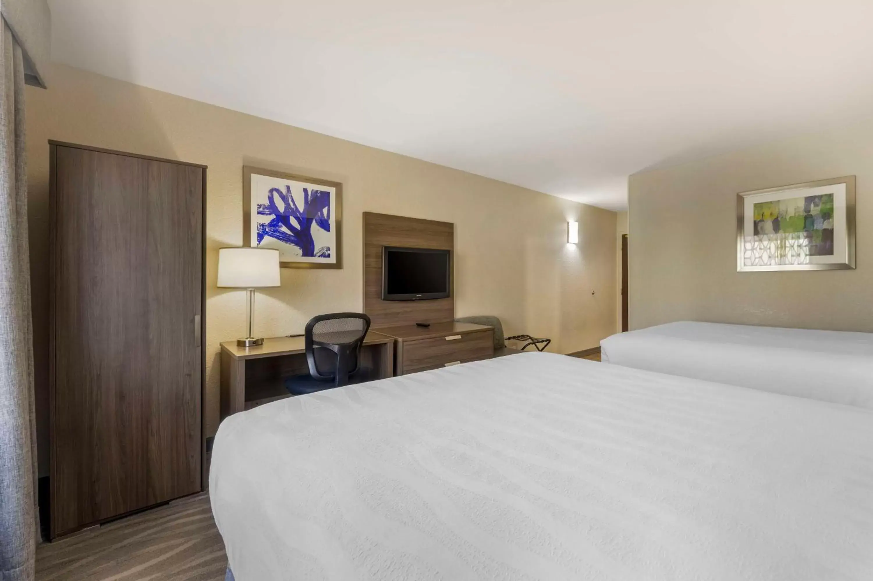 Bedroom, Bed in Best Western Plus Nashville Airport Hotel - BNA