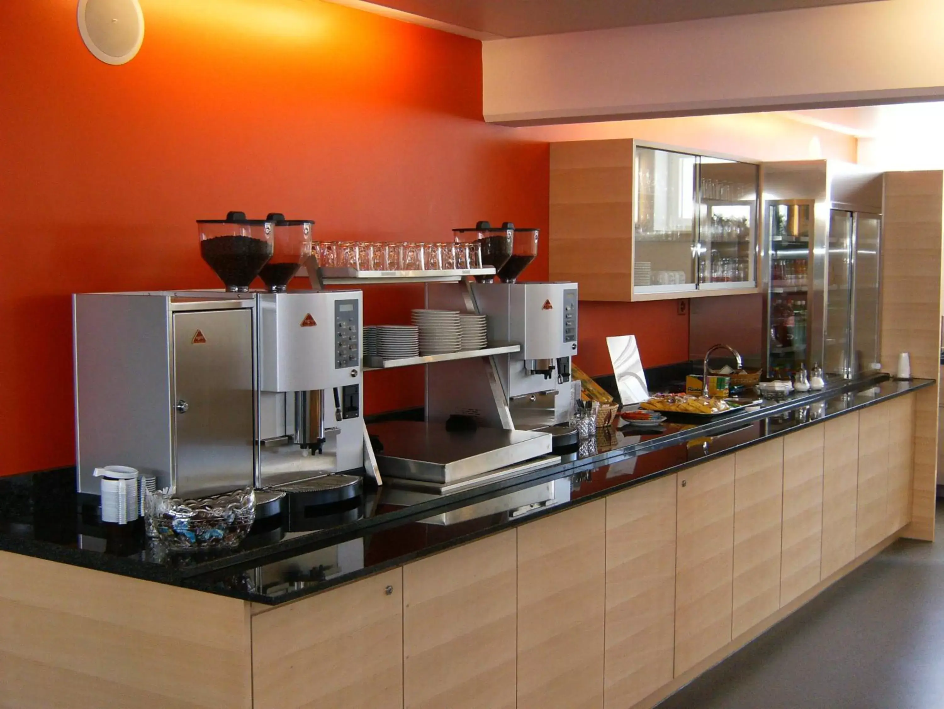 Lounge or bar, Kitchen/Kitchenette in Dialoghotel Eckstein