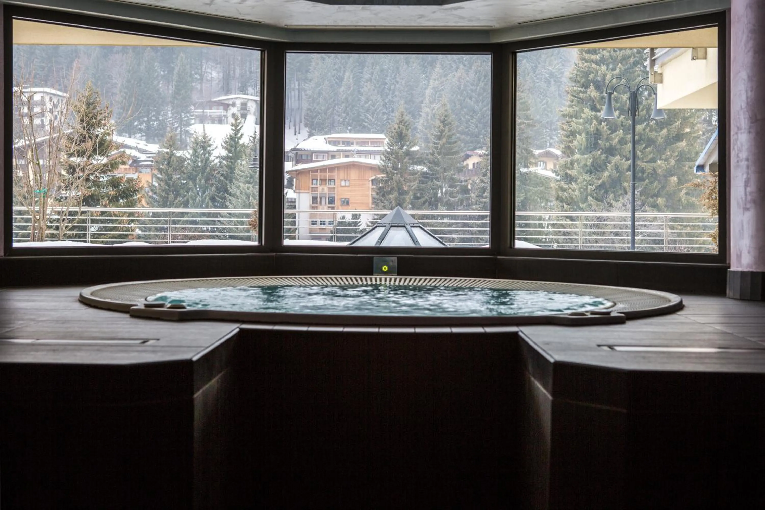 Hot Tub in Design Oberosler Hotel