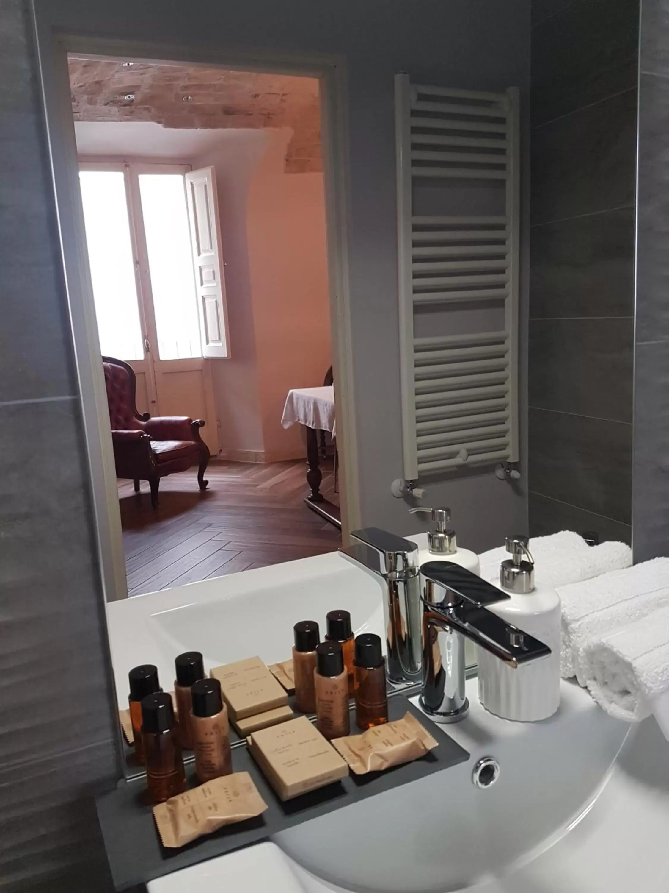 Bathroom in La Dimora del Falconiere - Luxury Suites