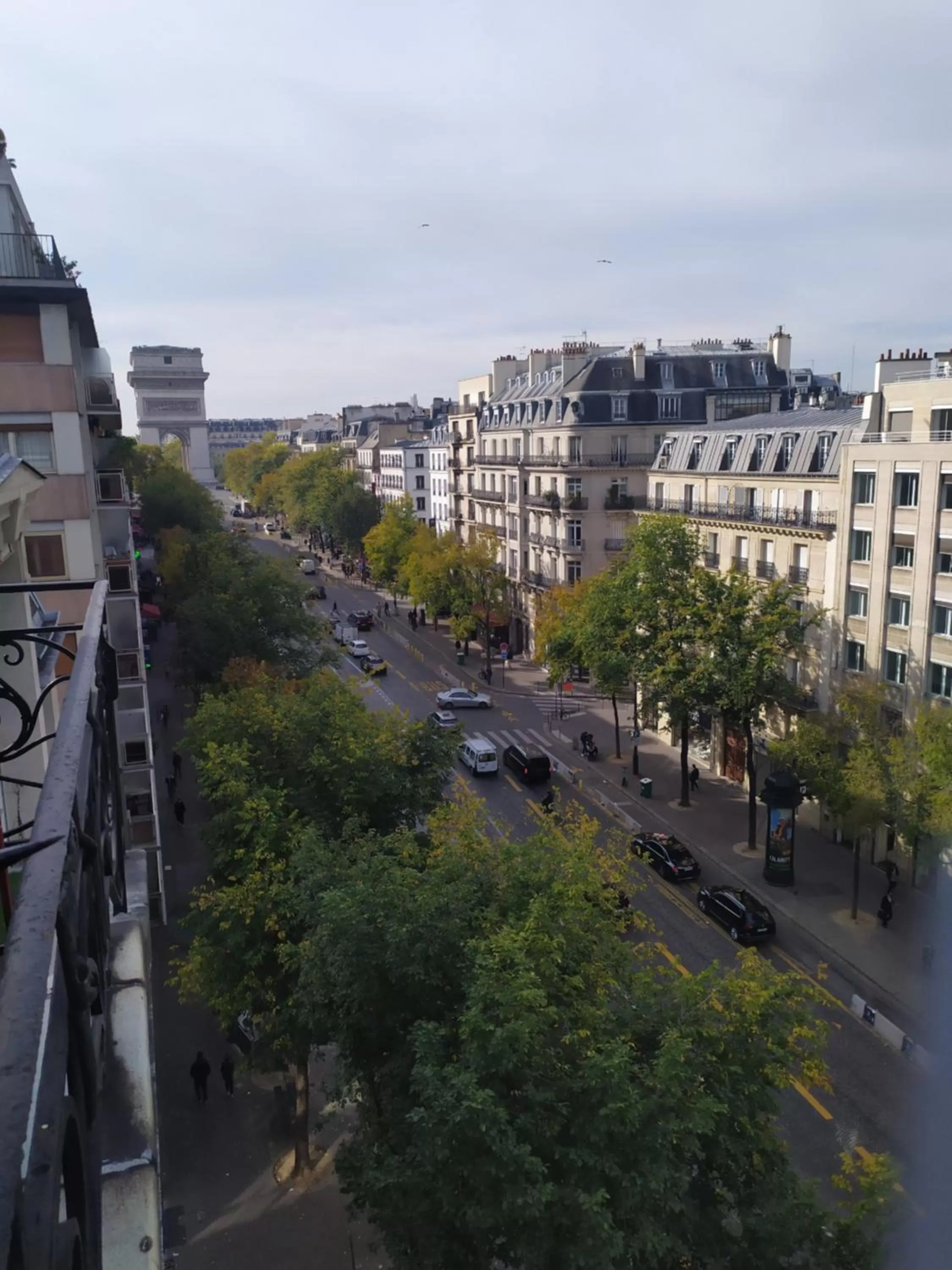 City view in Elysées Ceramic