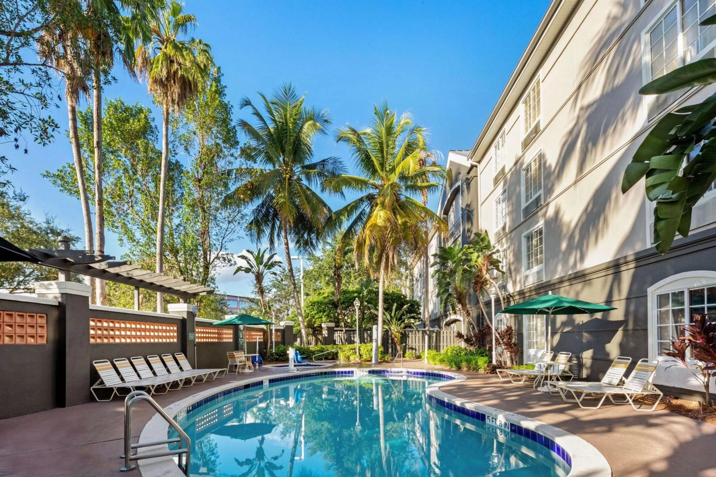 Pool view in La Quinta by Wyndham Ft. Lauderdale Plantation