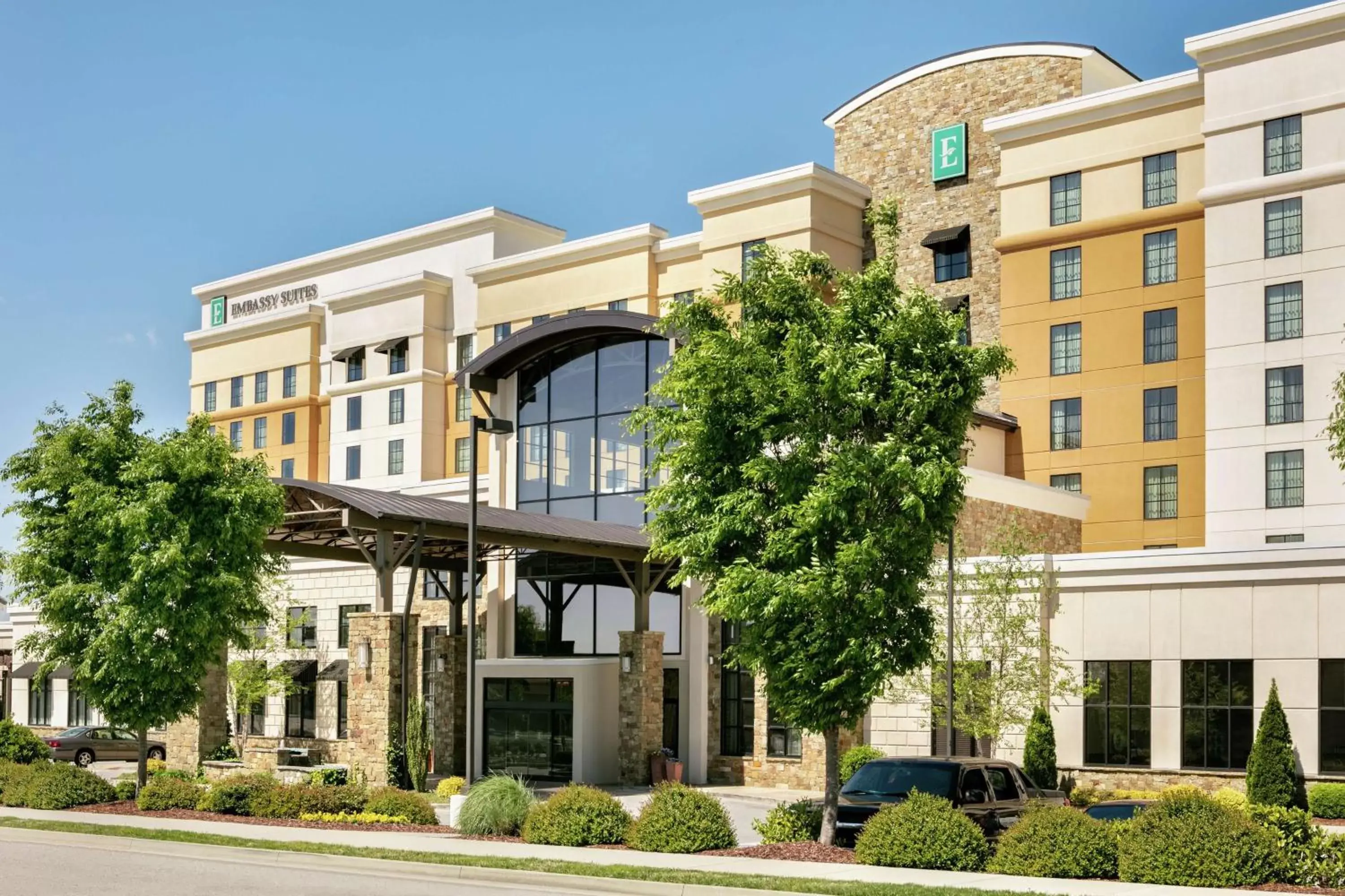 Property Building in Embassy Suites Chattanooga Hamilton Place
