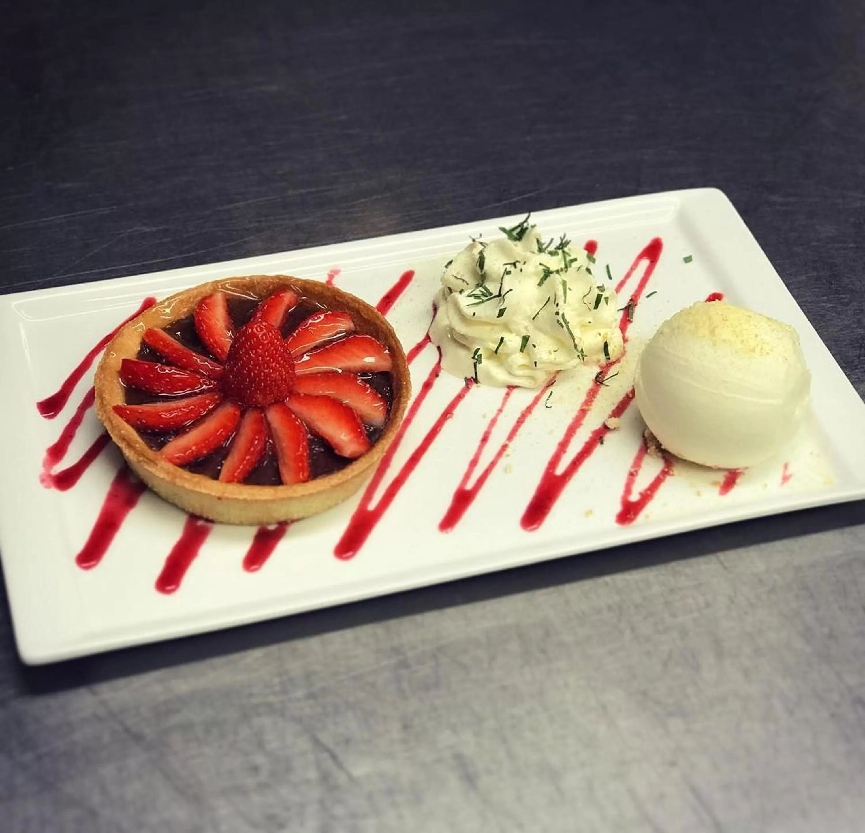 Restaurant/places to eat in Fasthotel Montmarault